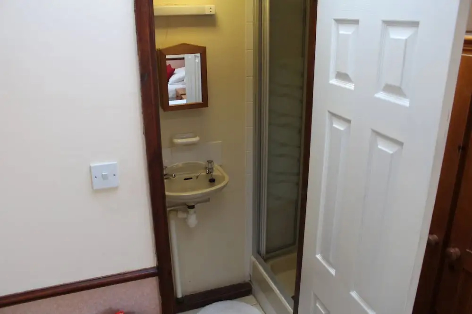 The Middlegate Hotel