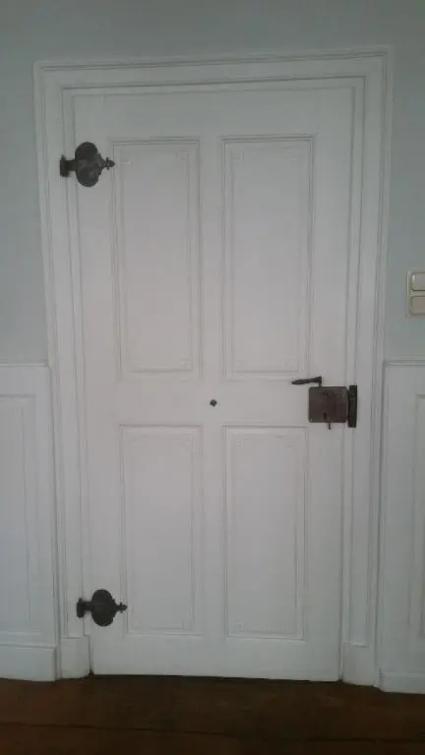 Ehem. Sommerresidenz von Fürst Friedrich III. App.1 und App.2