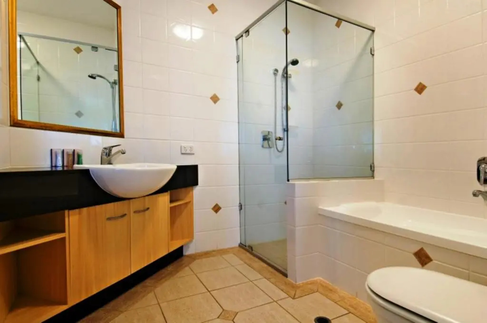 Santorini Twin Waters