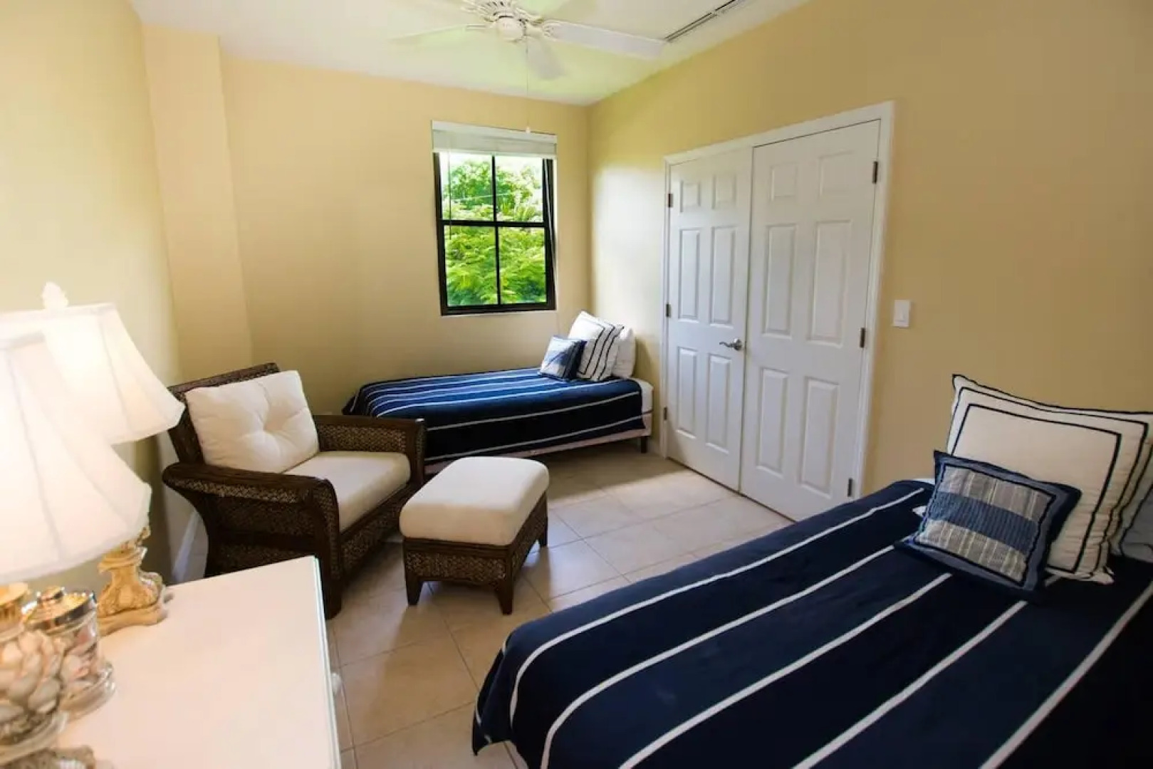 Classy artsy ocean-view unit near pool at Pacifico in Coco sleeps 6