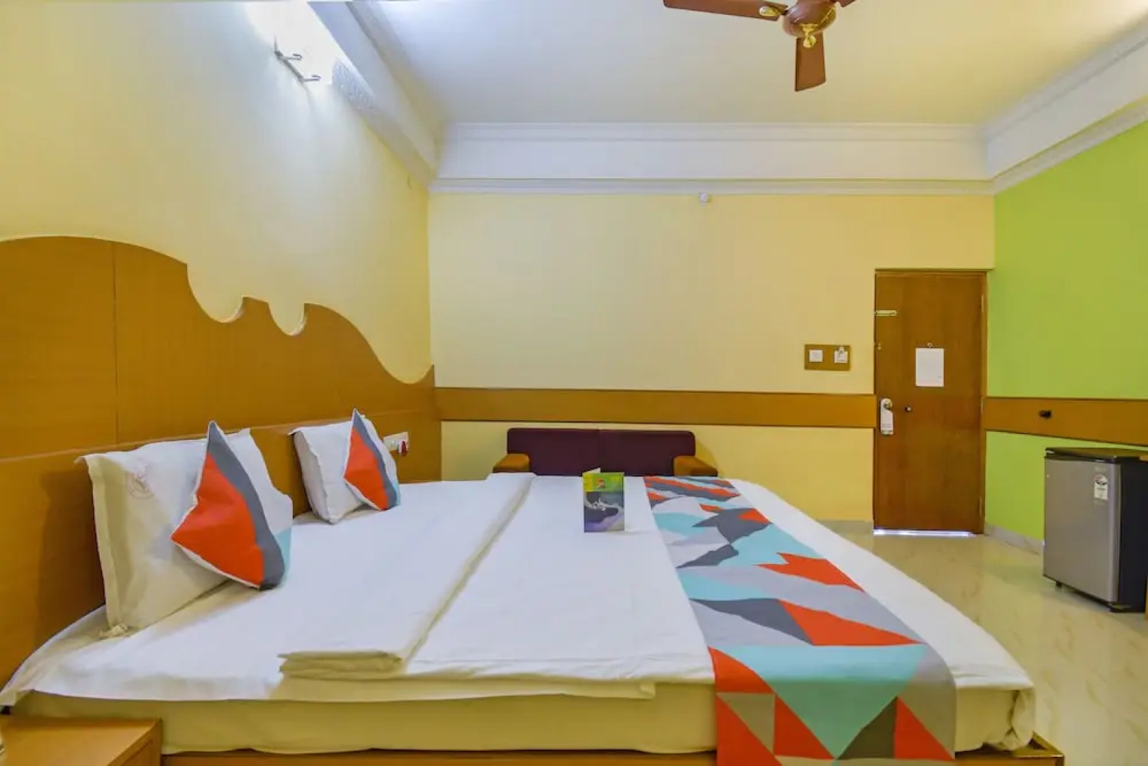 OYO 7570 Near KSRTC Bus Stand