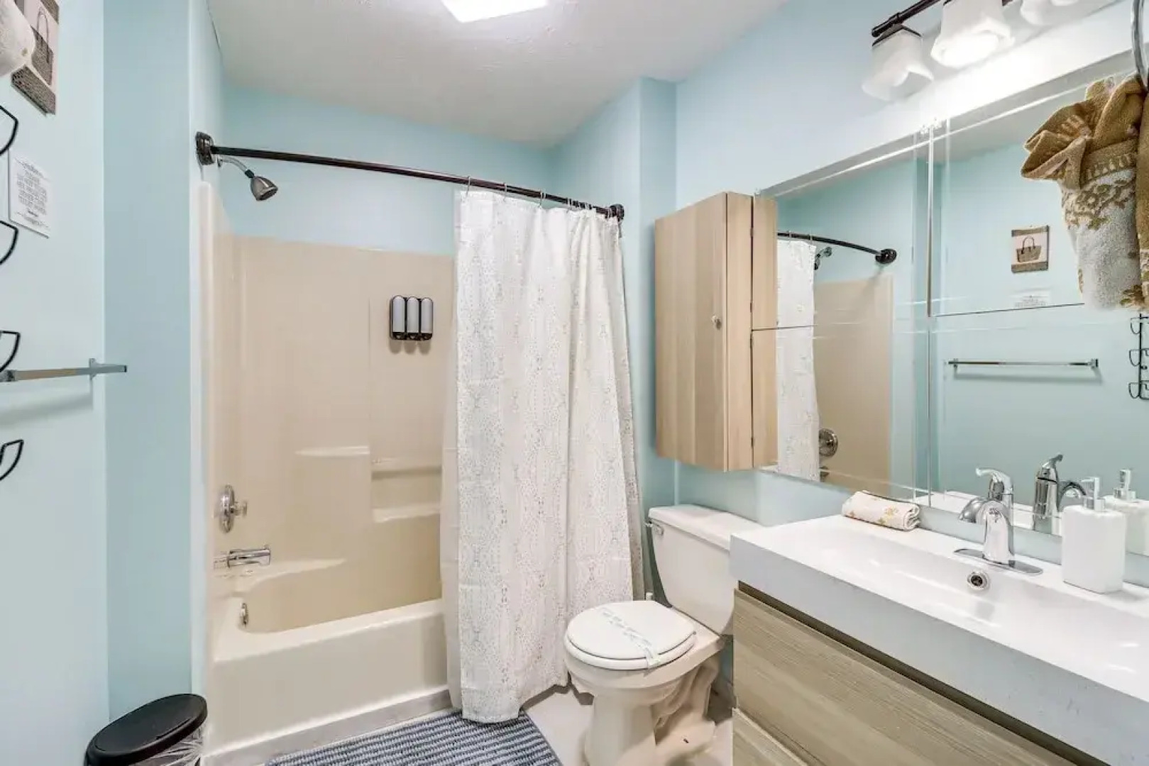 Long Pond Home w/ Private Hot Tub & Game Room