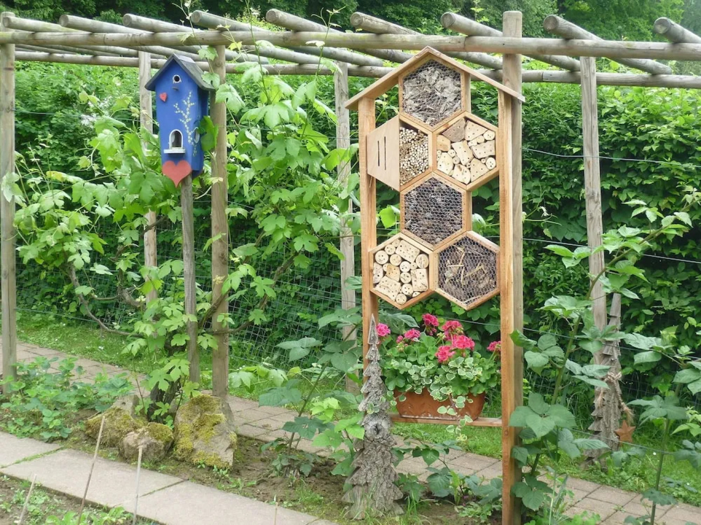 Bright Apartment With Private Balcony and use of Garden in the Weser Uplands