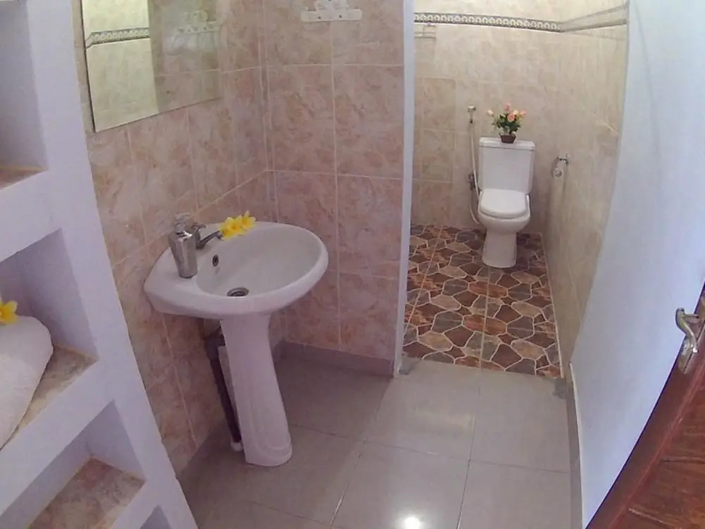 24/7 Bed & Breakfast