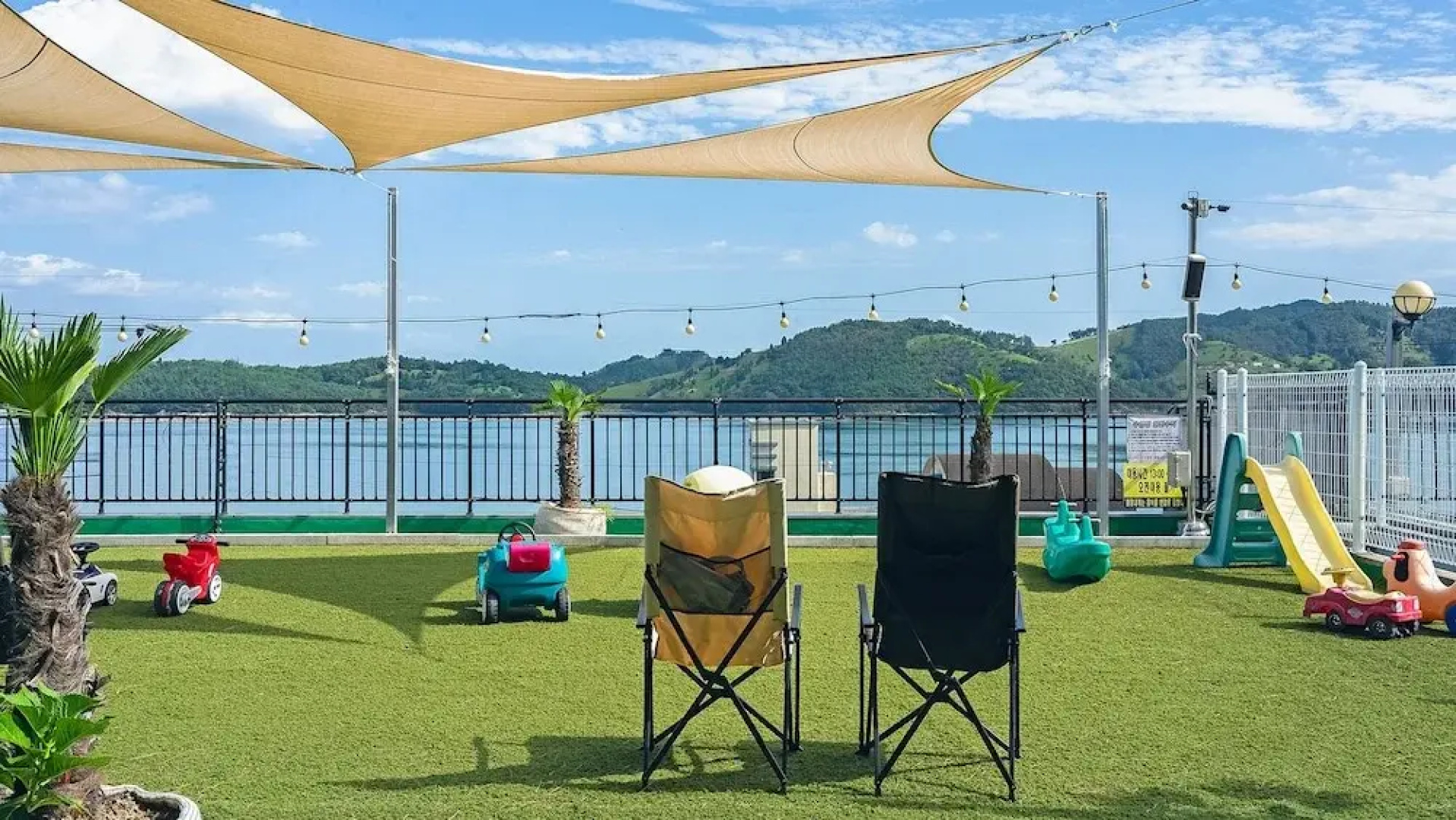 Namhae Spring, Summer, Fall, Winter Pet-