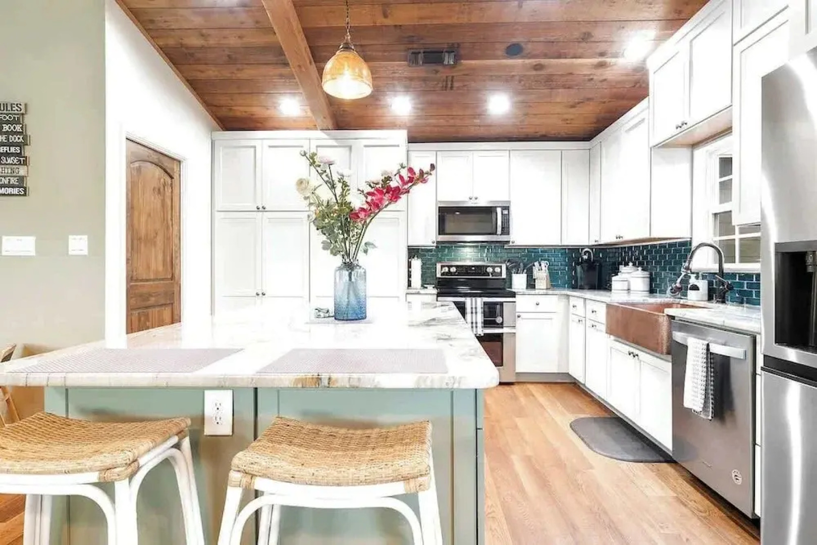 Luxury on Lake LBJ With Hot Tub Firepit & Boat Slip