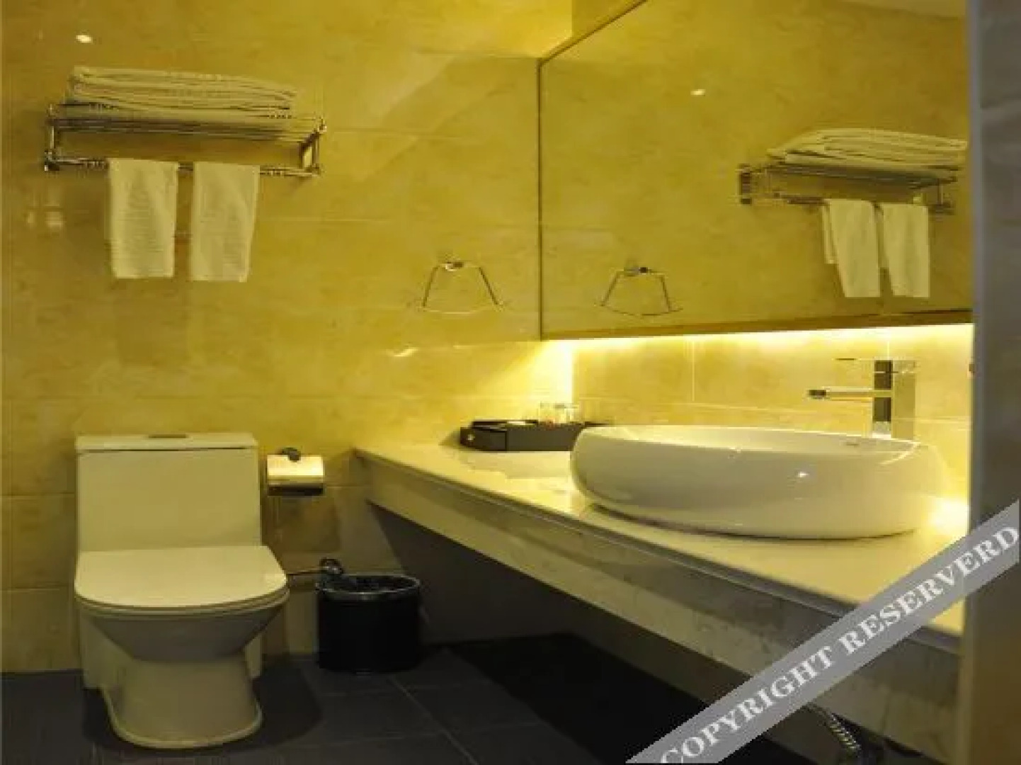 Super 8 Jingning Bus Station Binhe Road