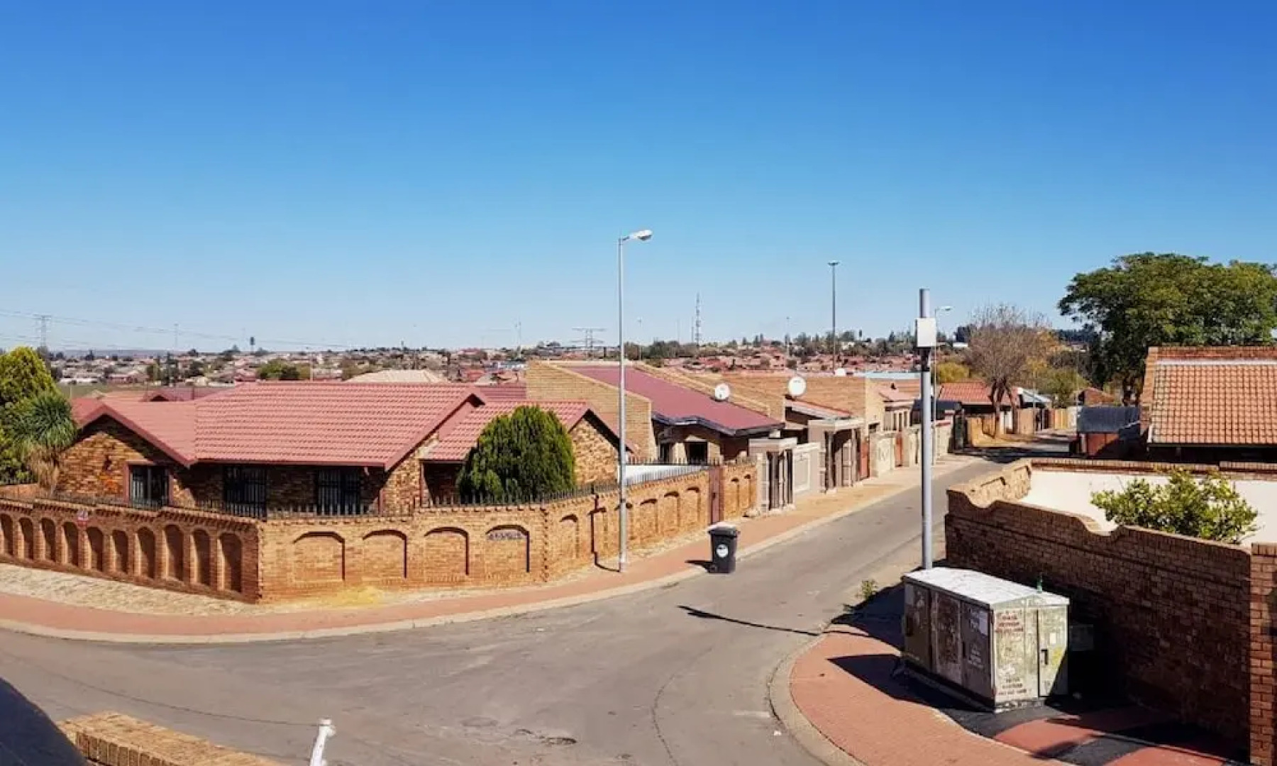 Ekuthuleni Guest House - Soweto