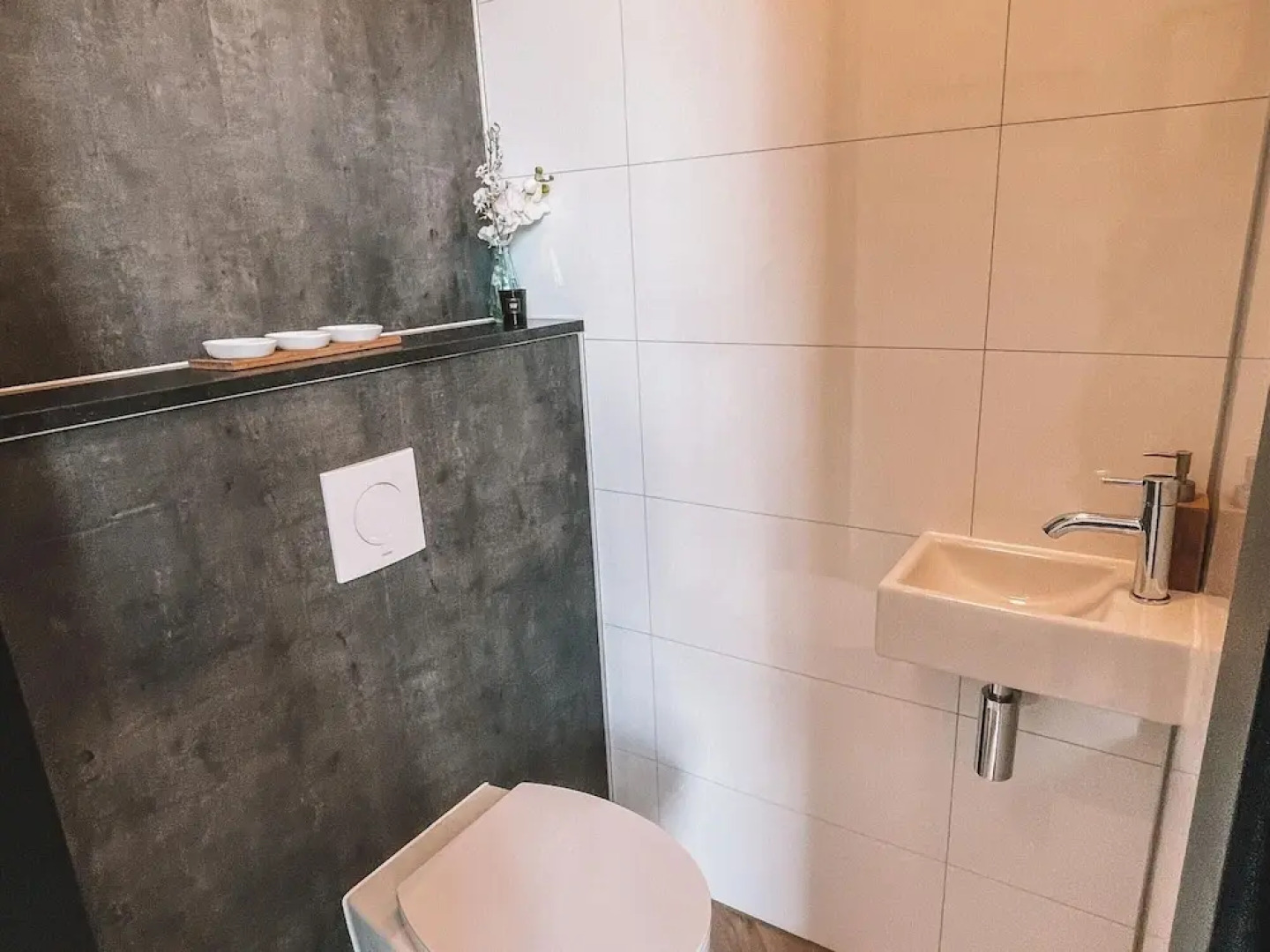 Luxury Waterfront Escape