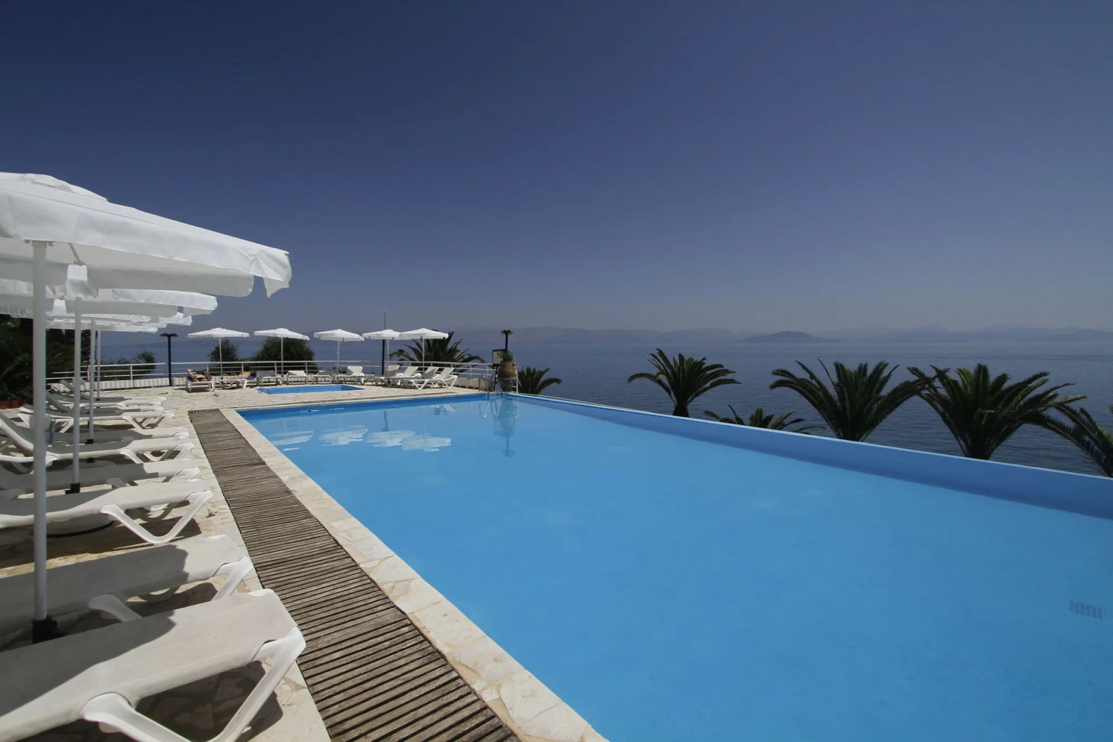 Отель Corfu Maris Bellos