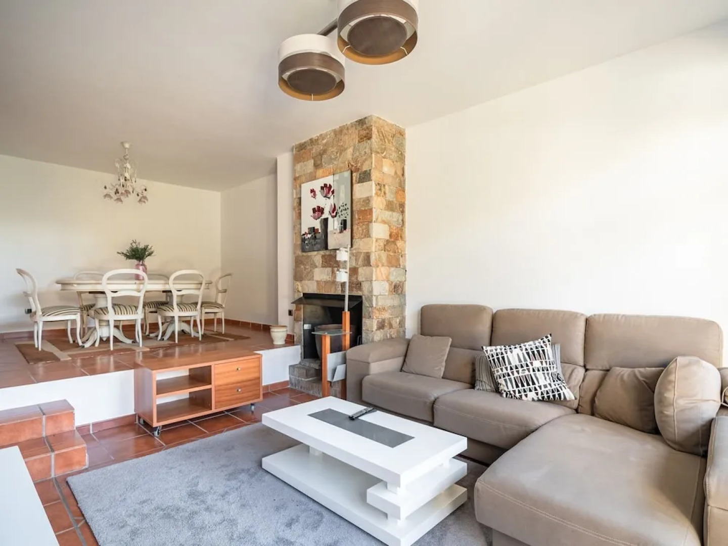 Classy Holiday Home With Swimming Pool, Garden, Bbq, Parking