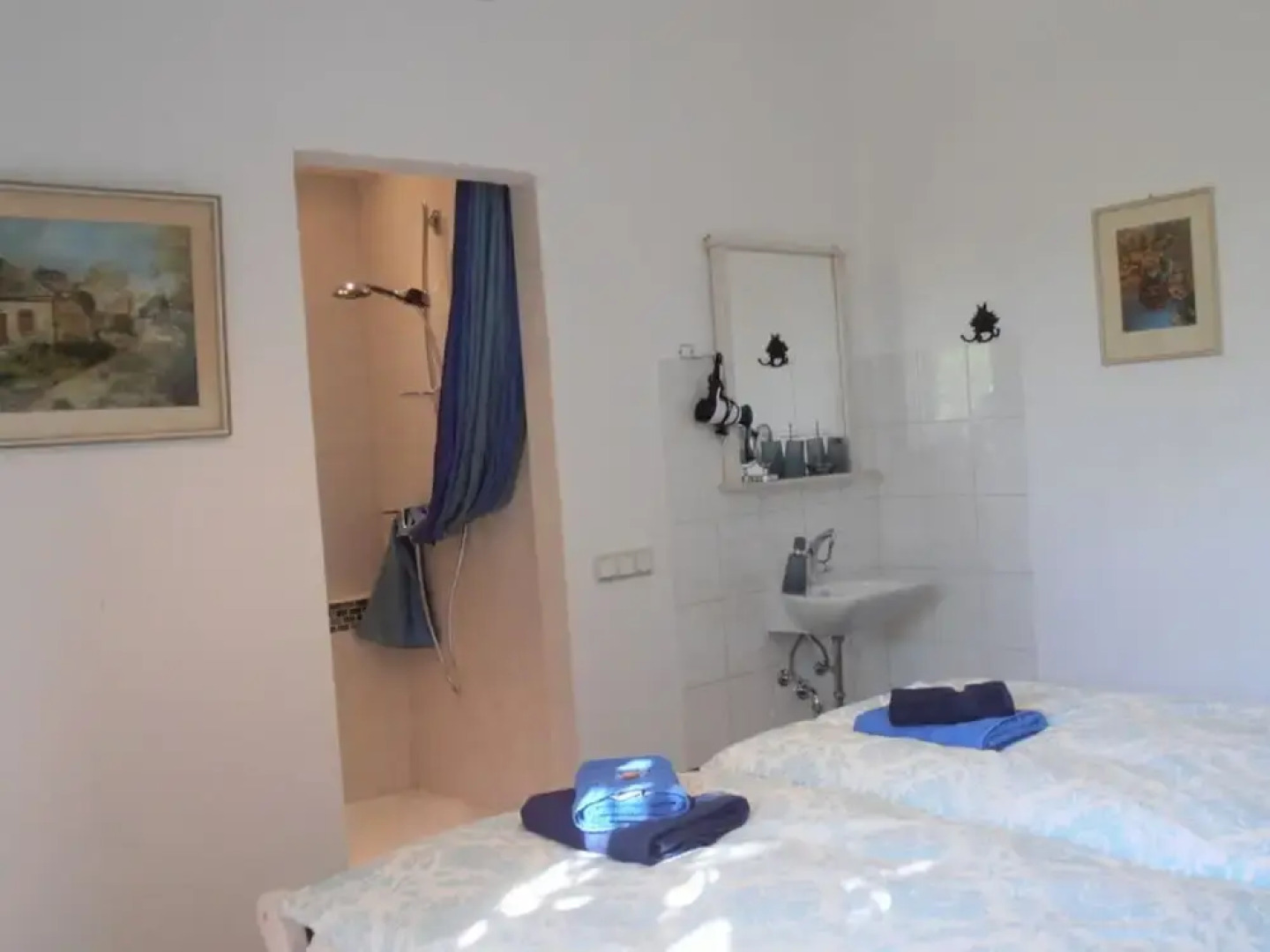 Salmagundi Comfortable Holiday Residence