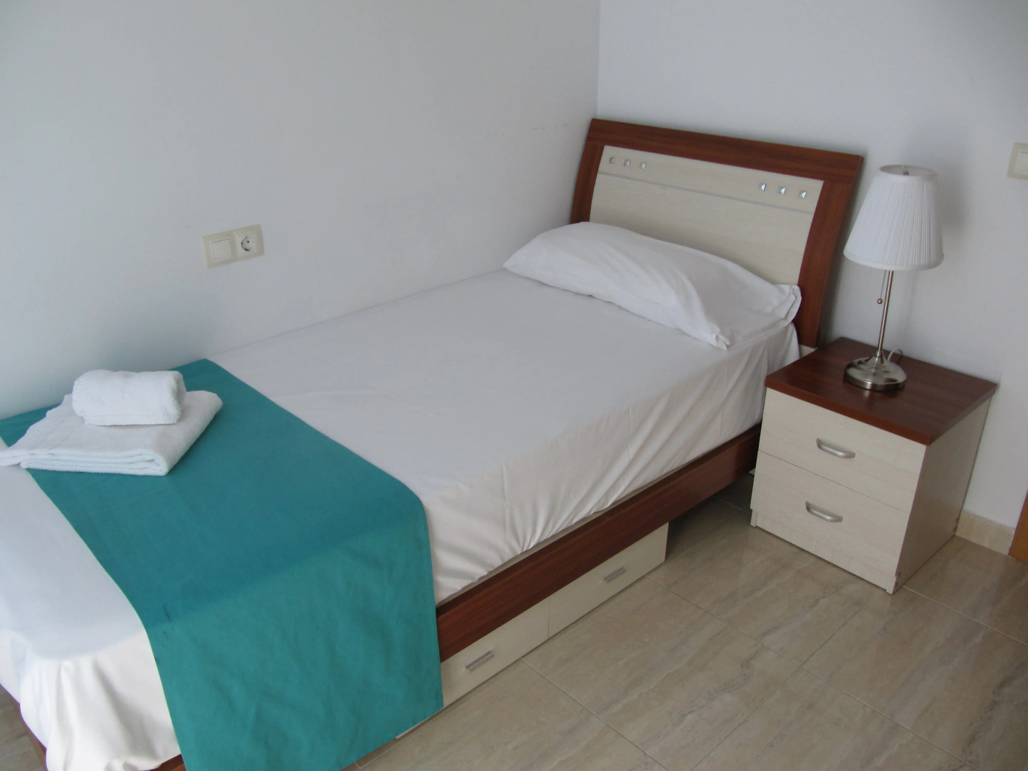 Life Apartments Alameda Colon