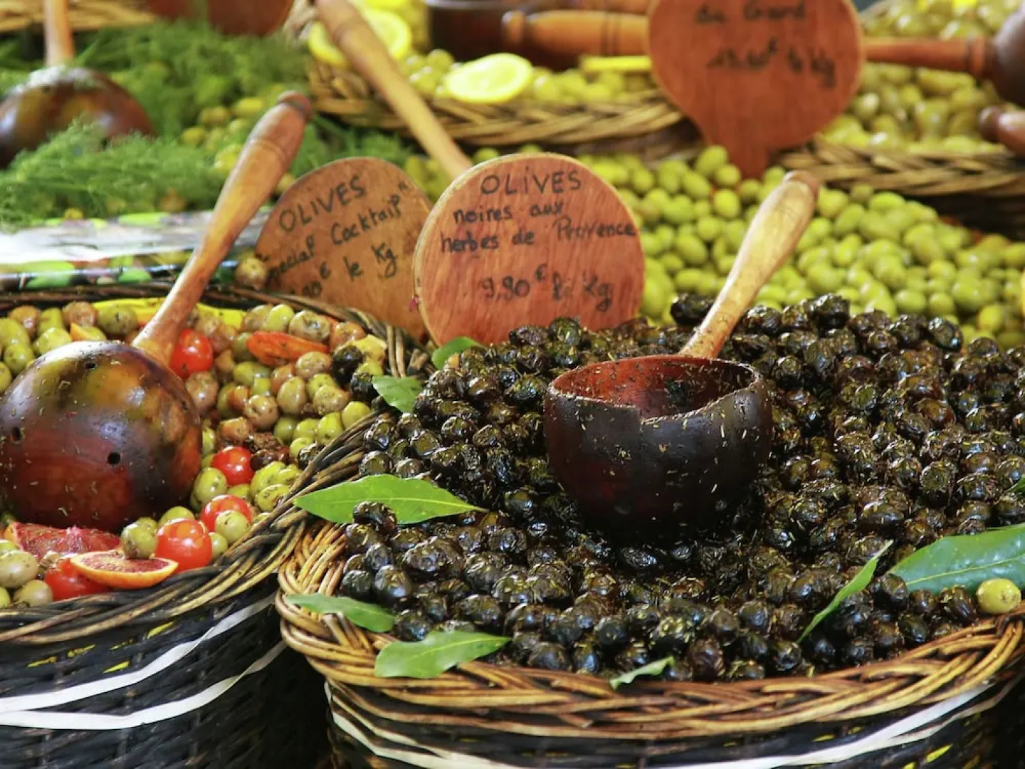 Top! Villa With Heated Jacuzzi, Private Pool, Large Lawn and Outdoor Kitchen