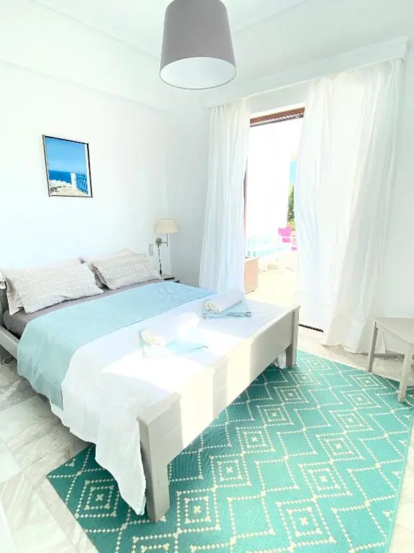 Beach house set in a beautiful bay