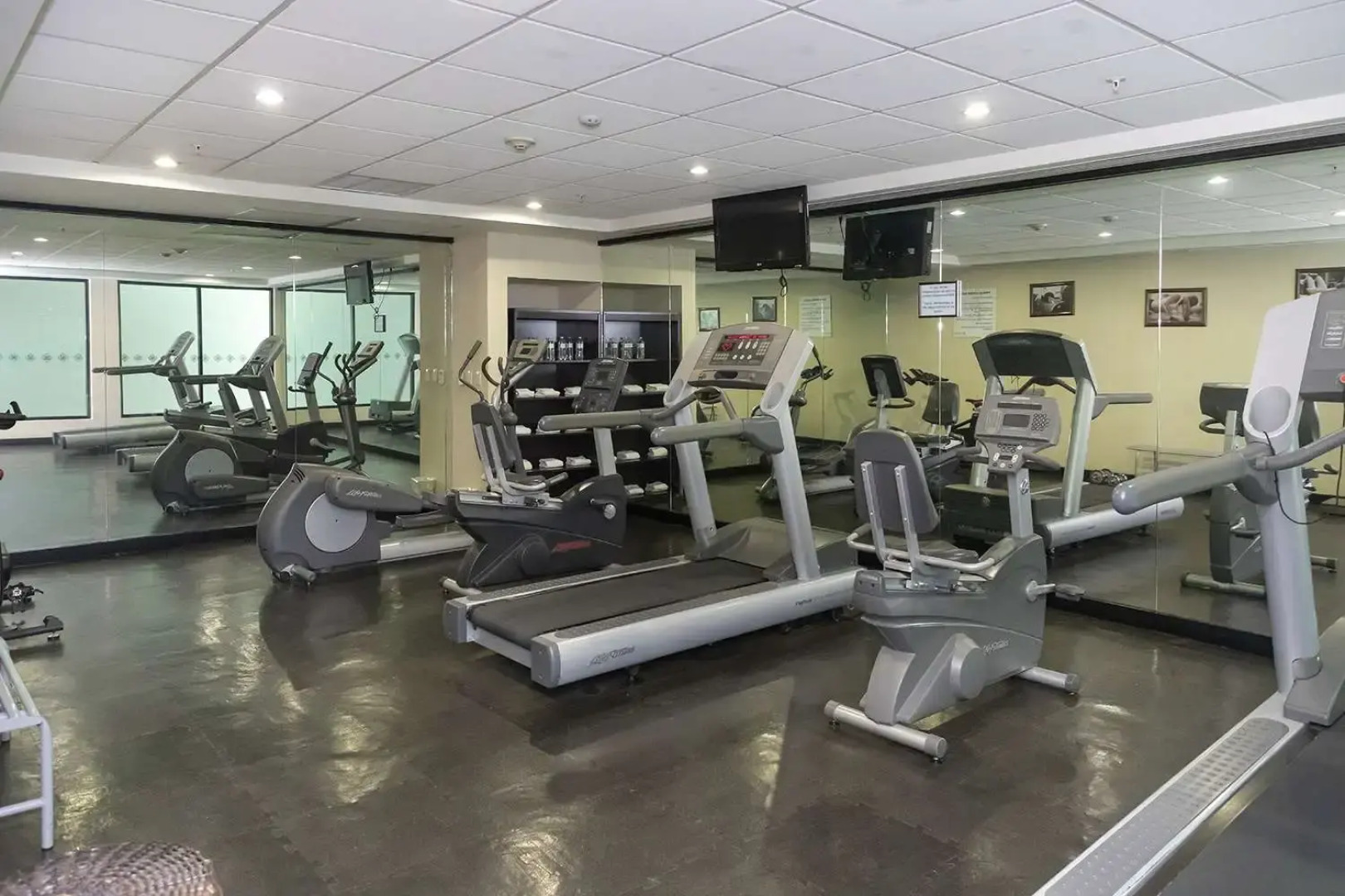 Excellence Express & Suites