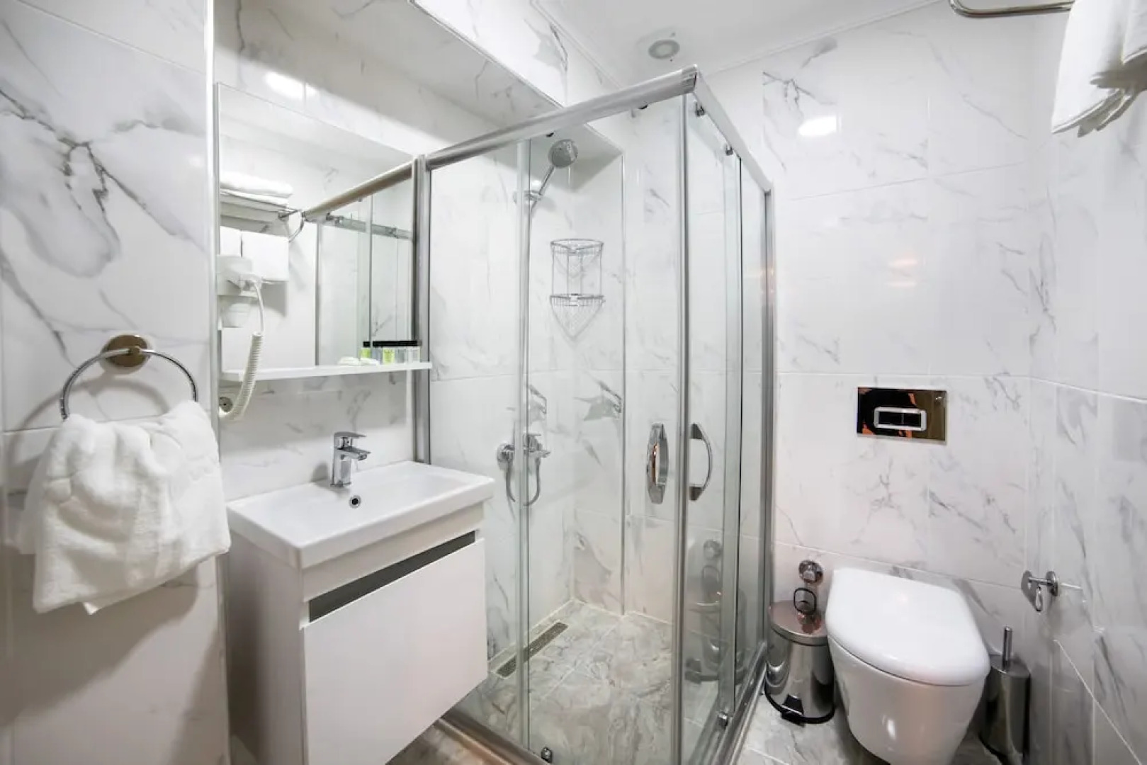 Seven Roses Apart Hotel