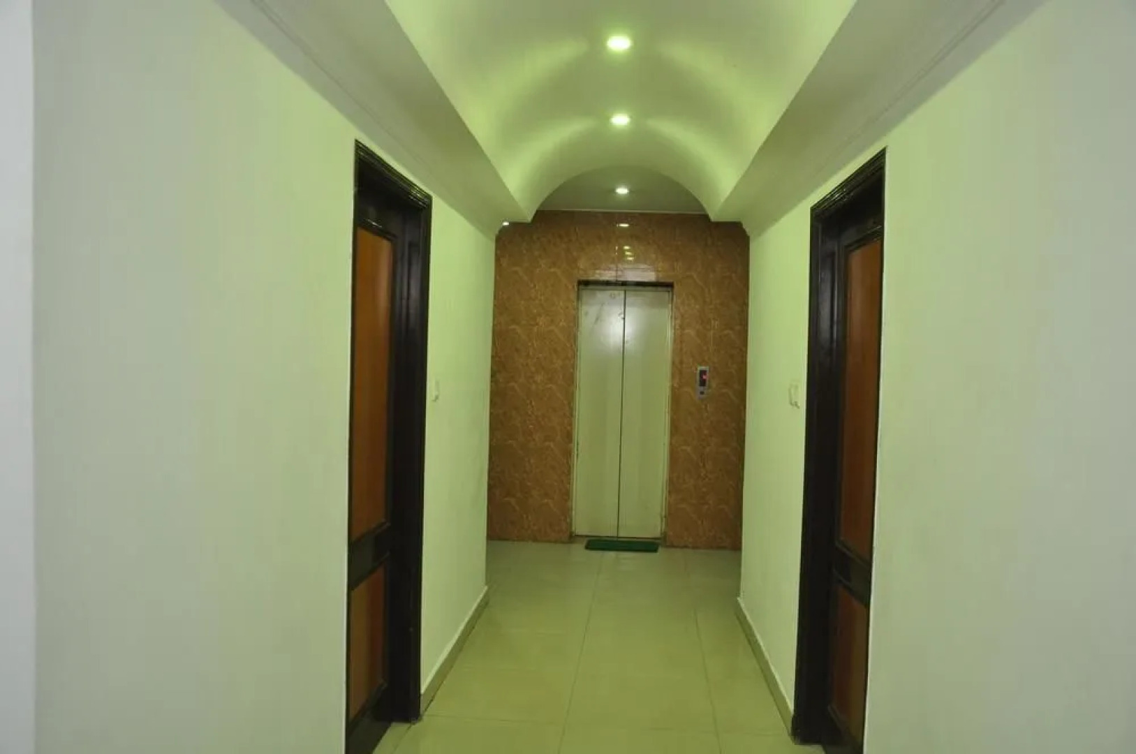 OYO Rooms Queens Road Near OBC Bank