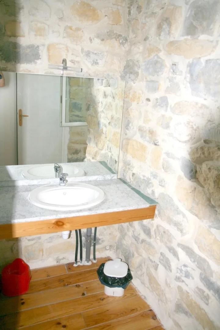 Apartment With 3 Bedrooms in Grospierres, With Wonderful Mountain View