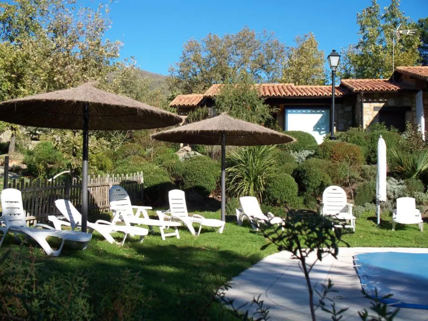 Apartamentos El Roble