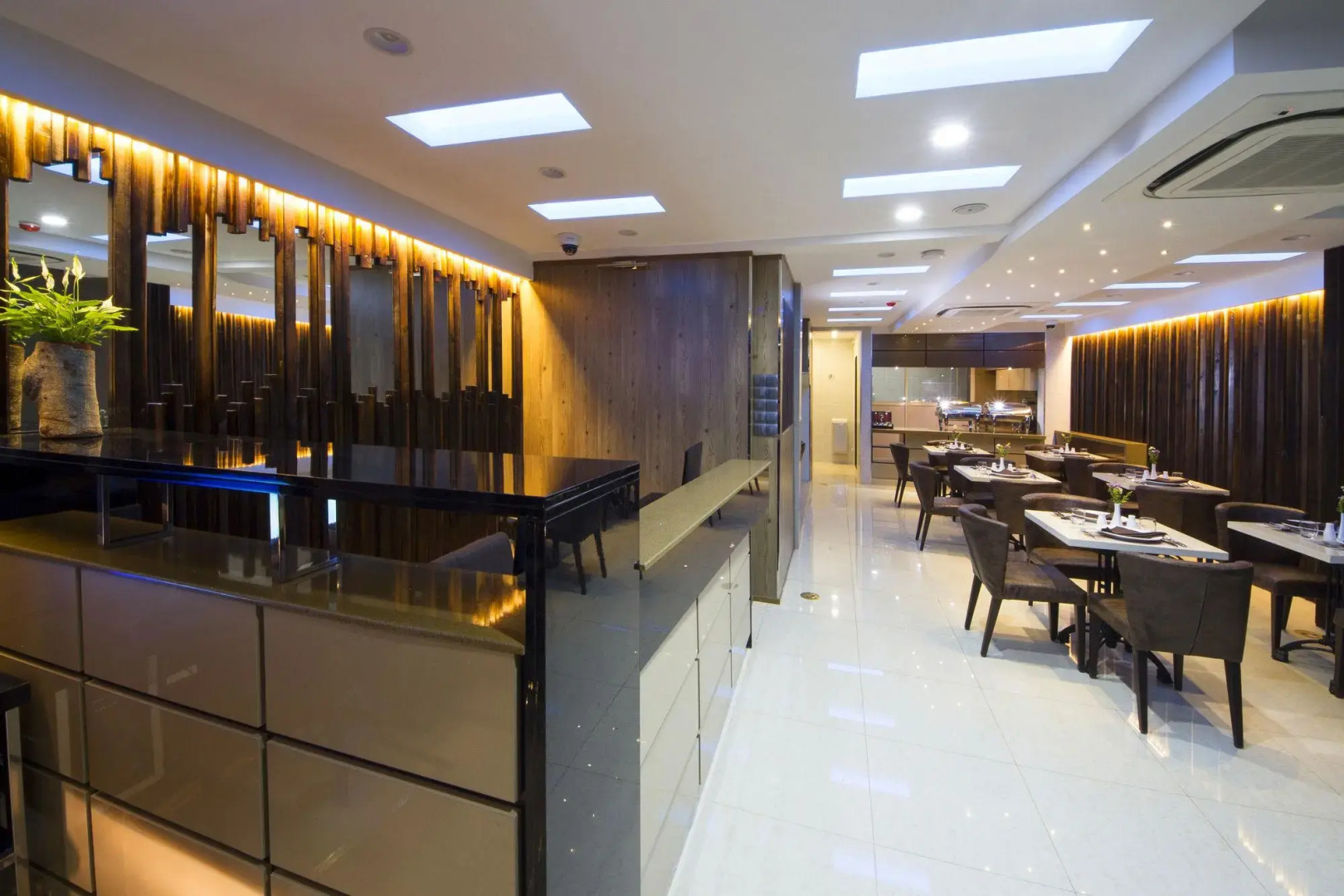 Laze by Somerset Inn