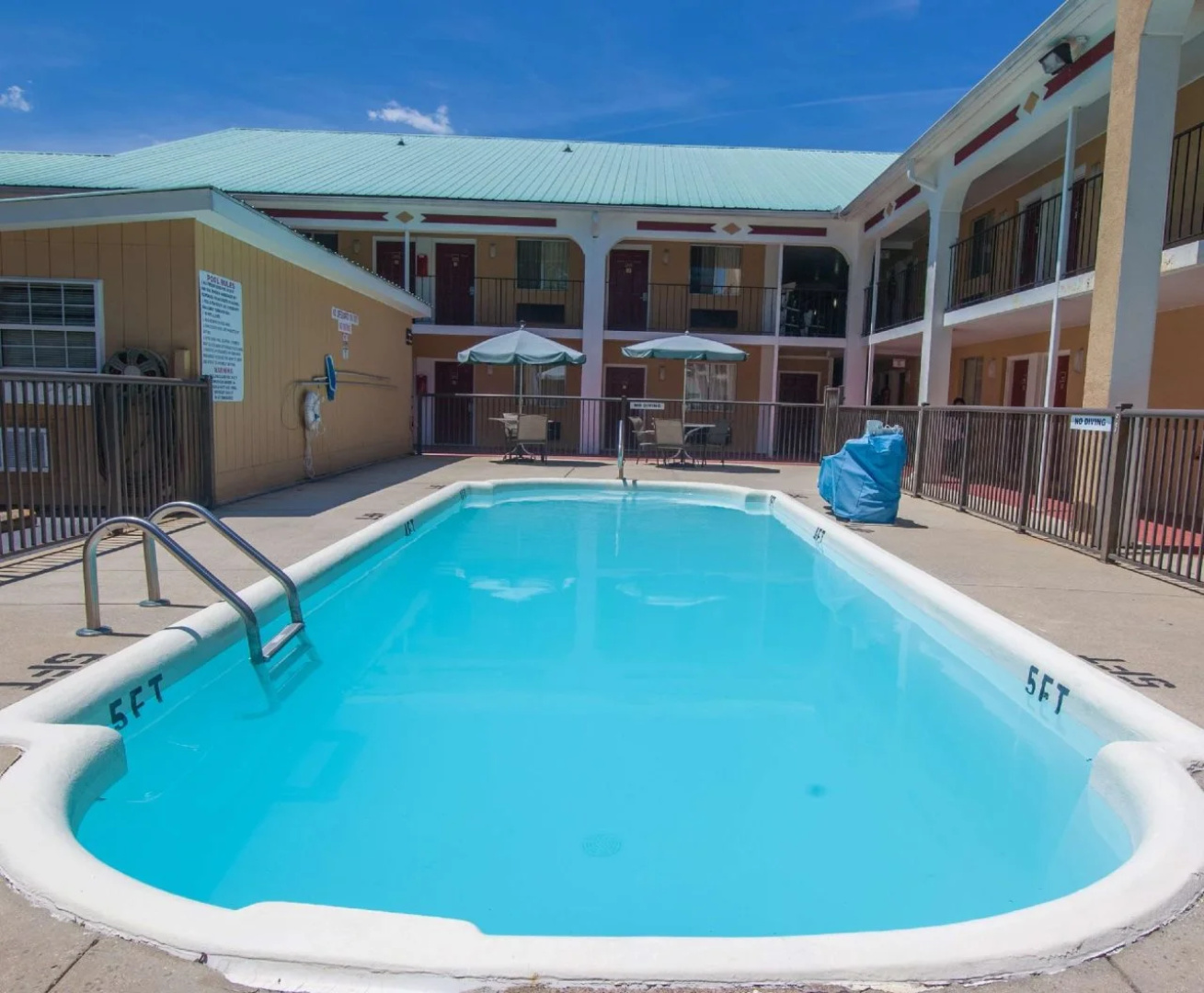 Red Roof Inn Crossville