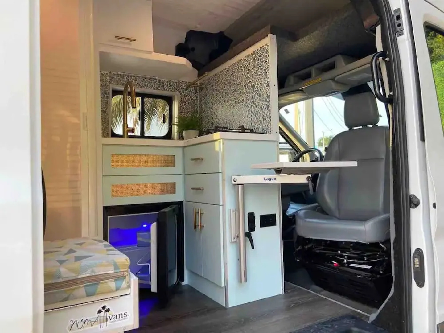 CampoMar Van Island Adventure on Wheels