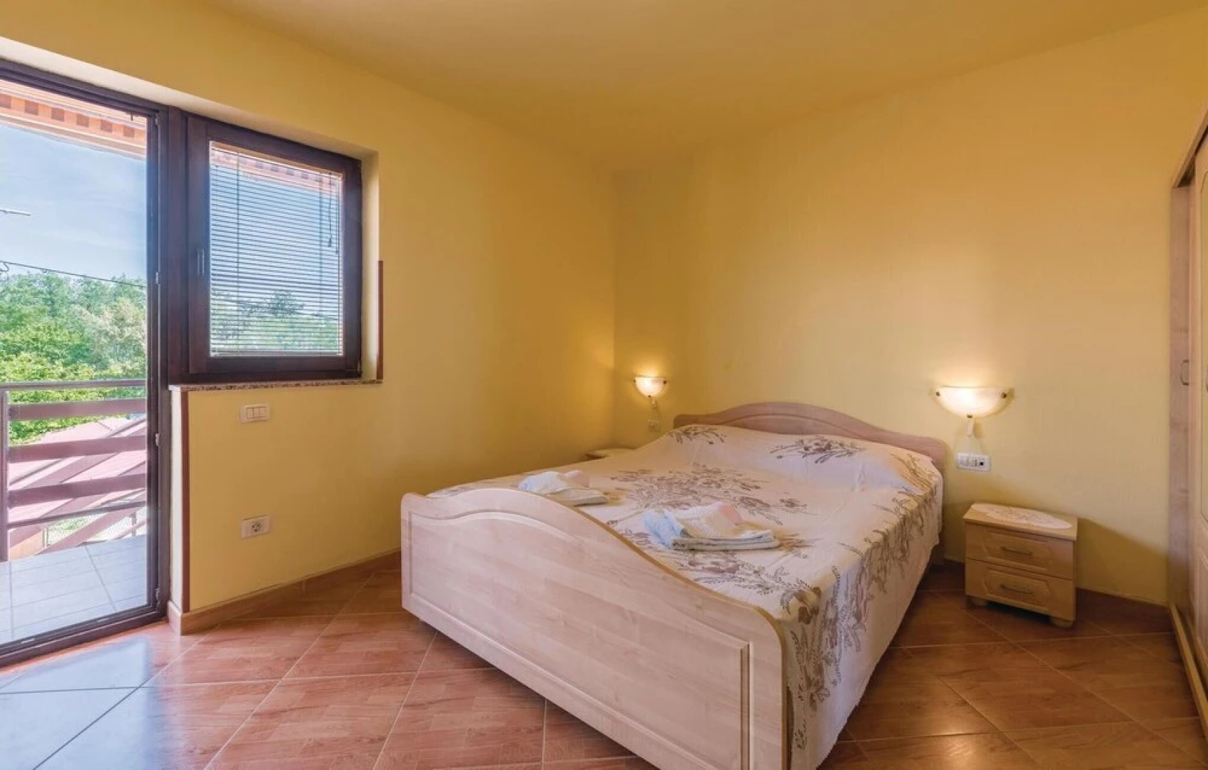 Beautiful Home in Peruski With Wifi and 1 Bedrooms