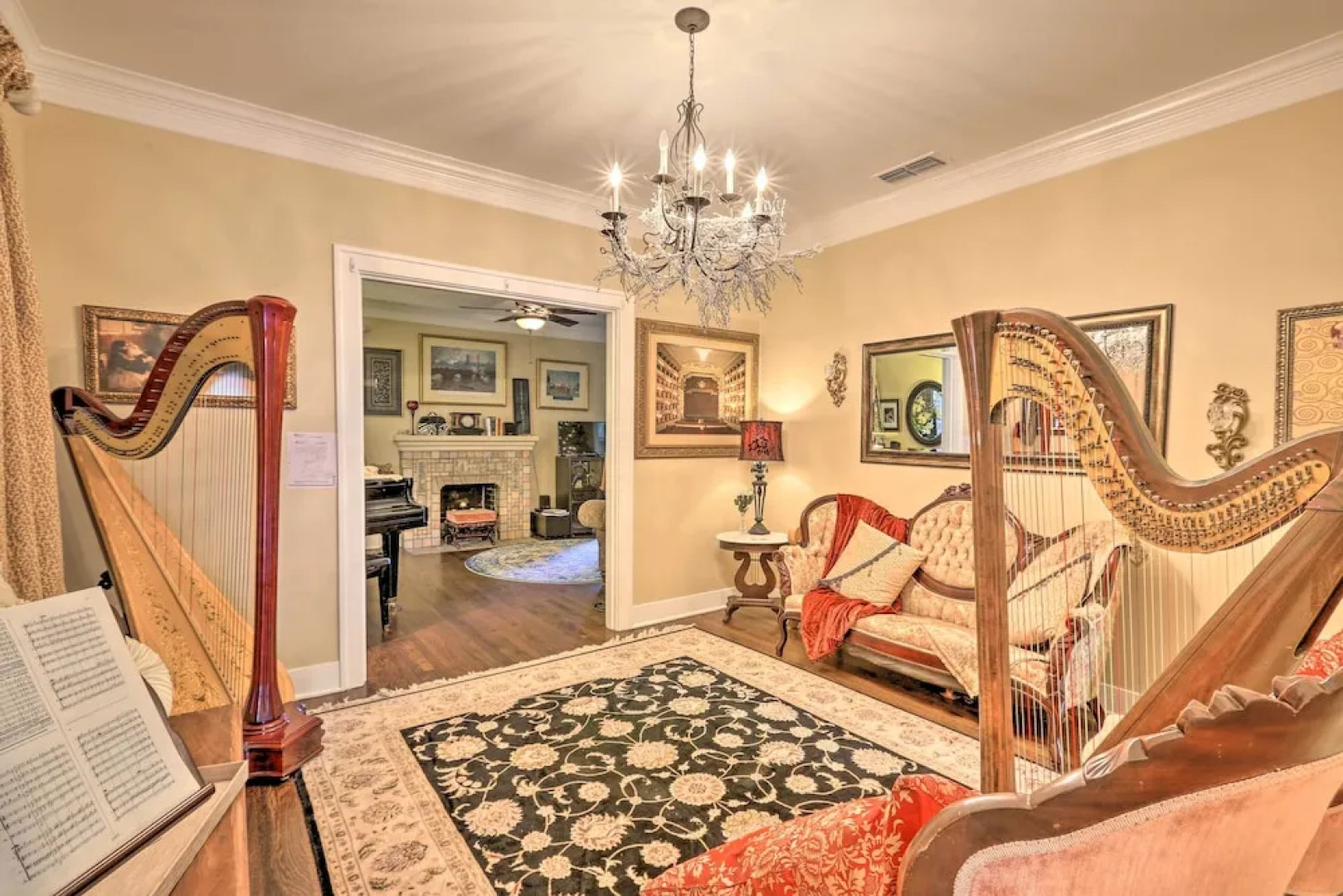 Walk to Midwestern State: Wichita Falls Cottage!