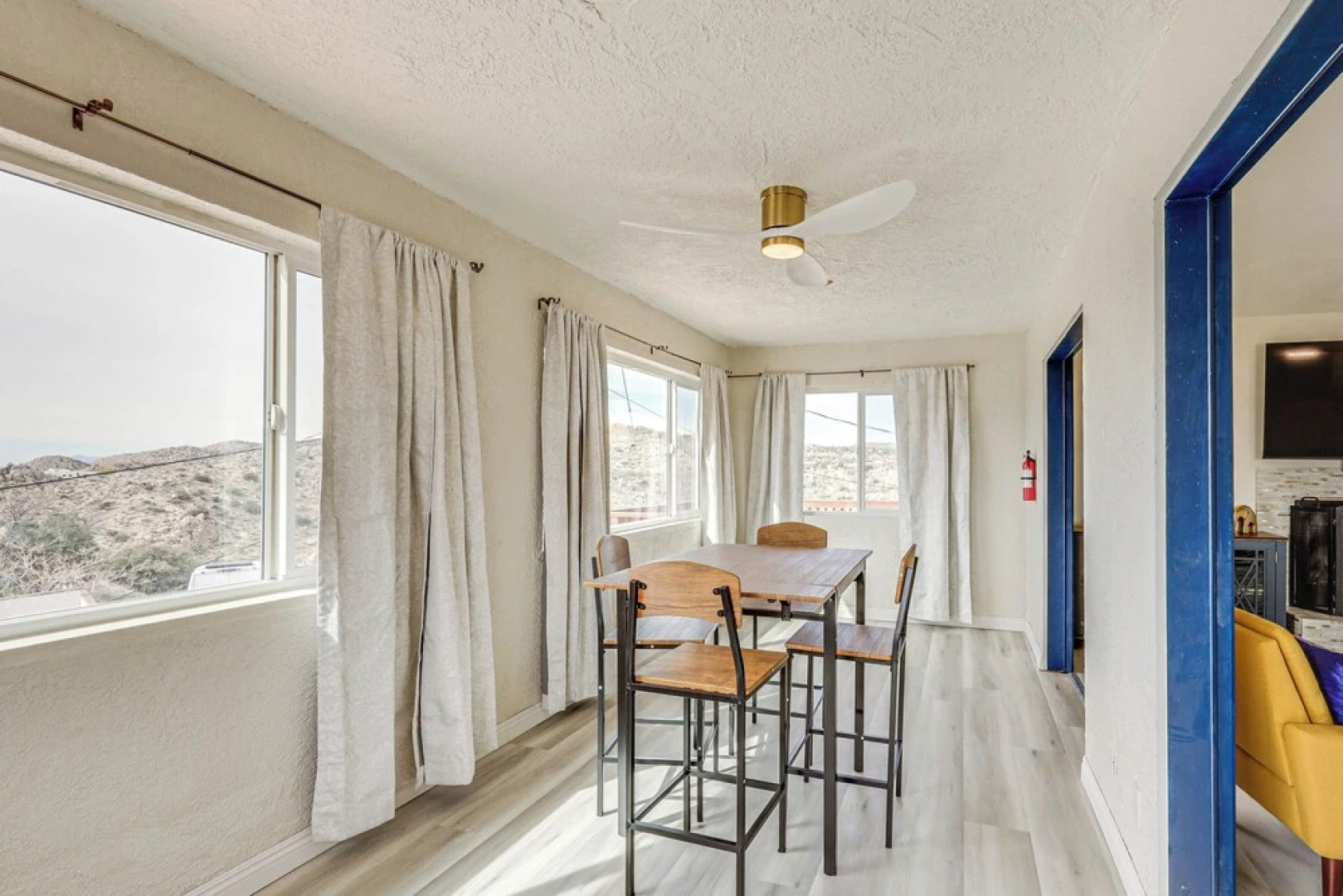 'the Maharaja Retreat' w/ Hot Tub & EV Charger!