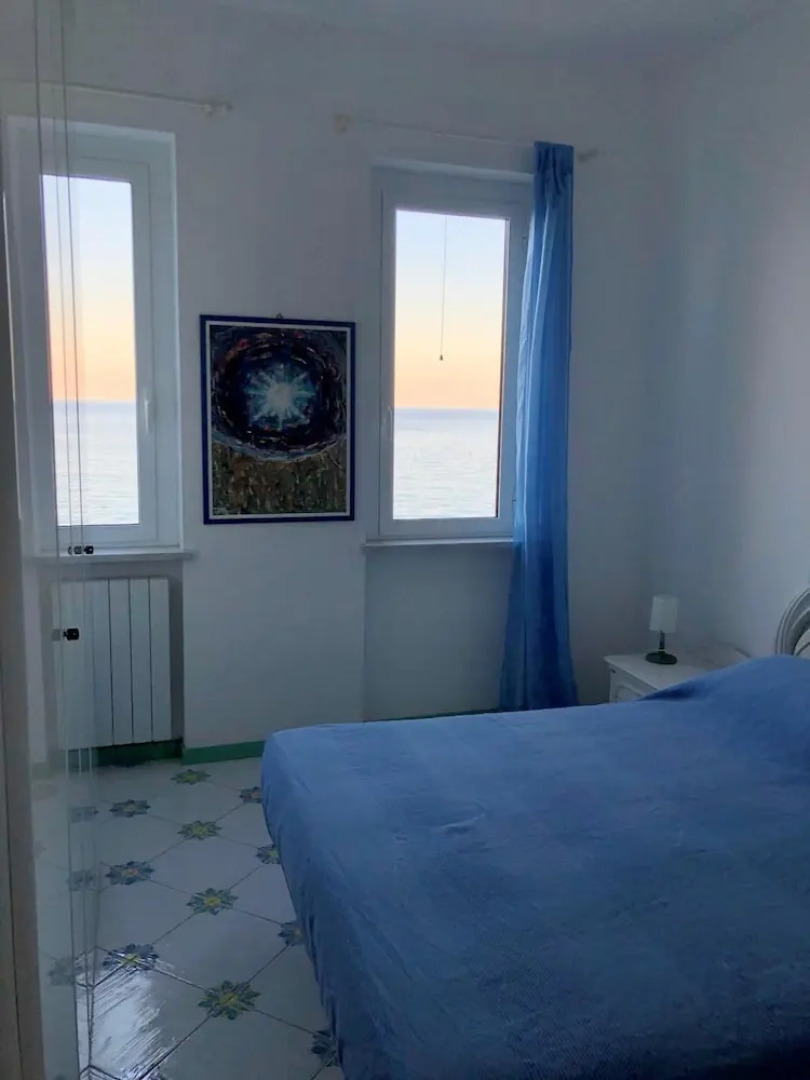 Leo Seaview Apartment