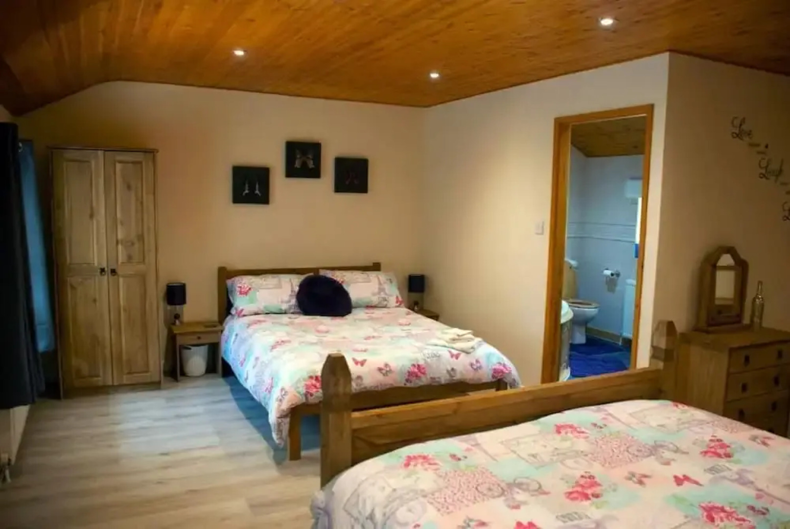 Snowdonia-3bedroom-2 Bathroom-petfriendly-garden