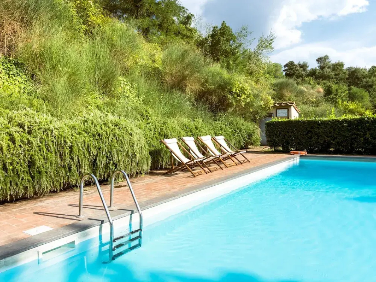 Villa in Rome With Pool & Garden