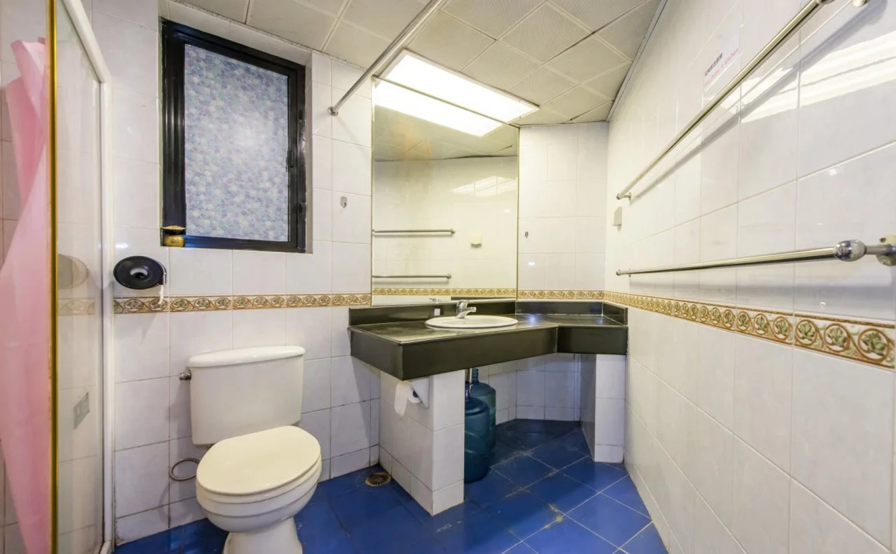 LeeHome Youth Hostel