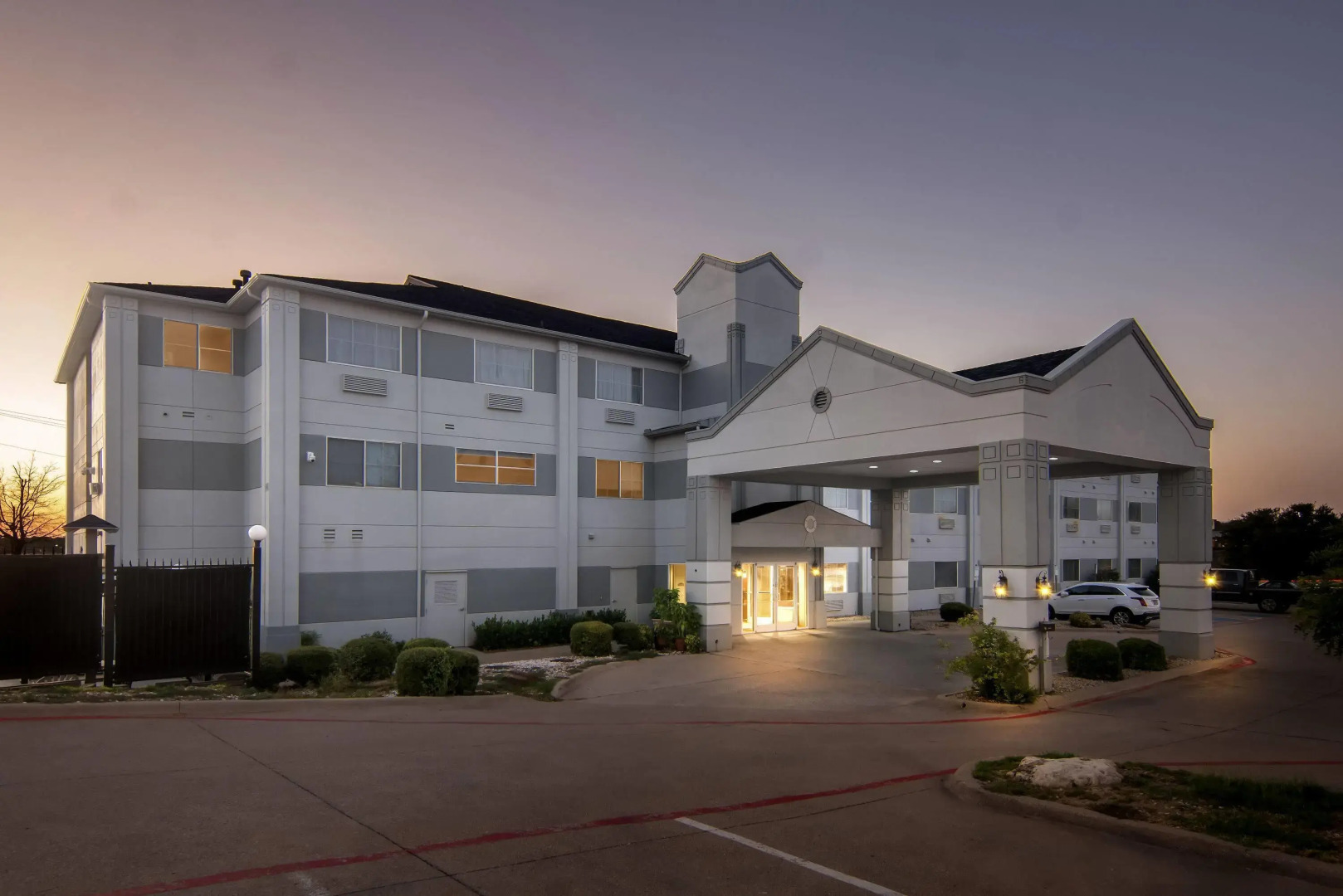 Super 8 by Wyndham Weatherford