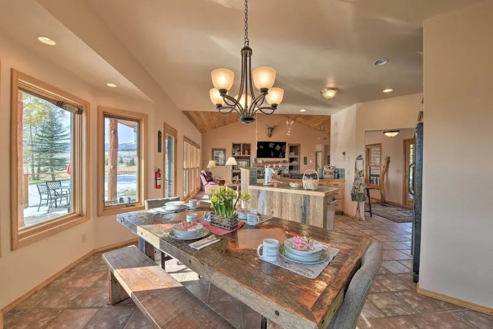 Cabin on Henrys Lake, 20 Mi to West Yellowstone