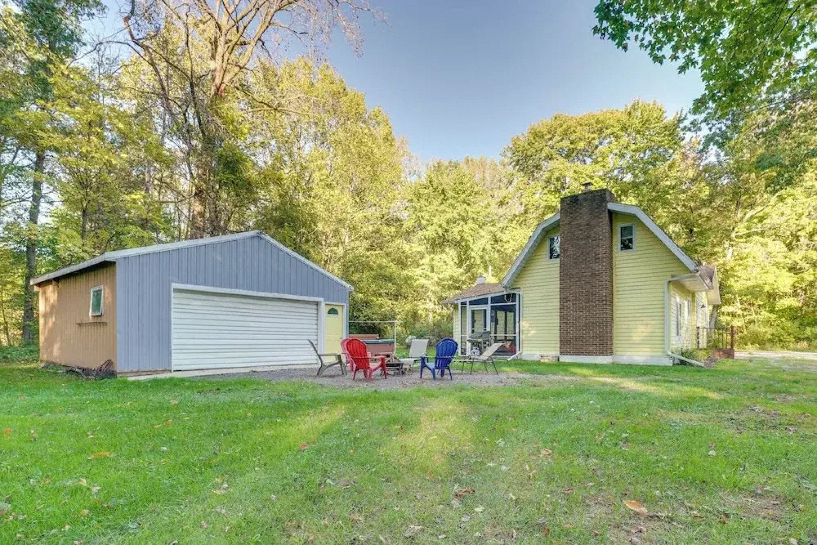 Renovated, Spacious Retreat in Union Pier!