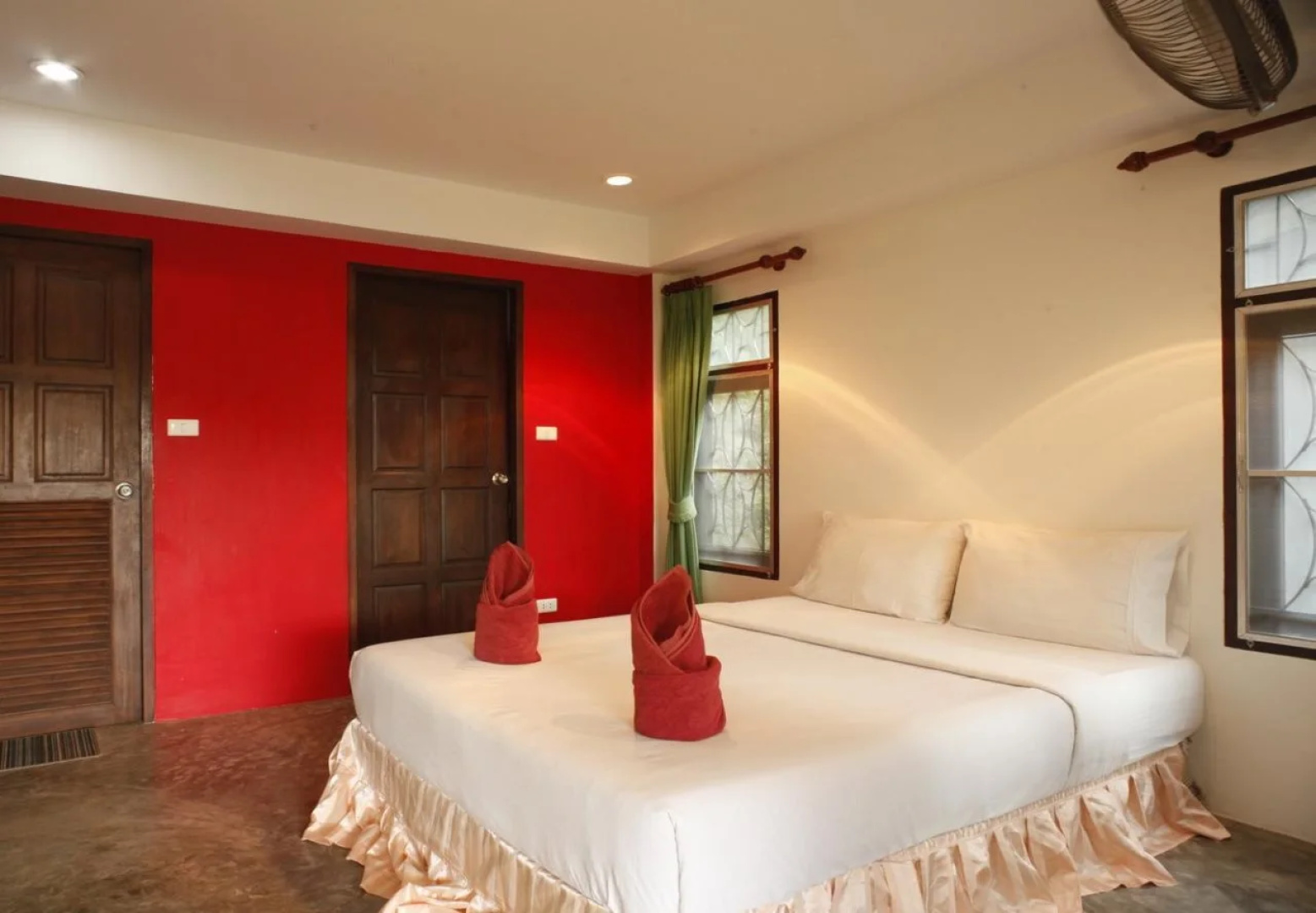Haad Yao Bungalows
