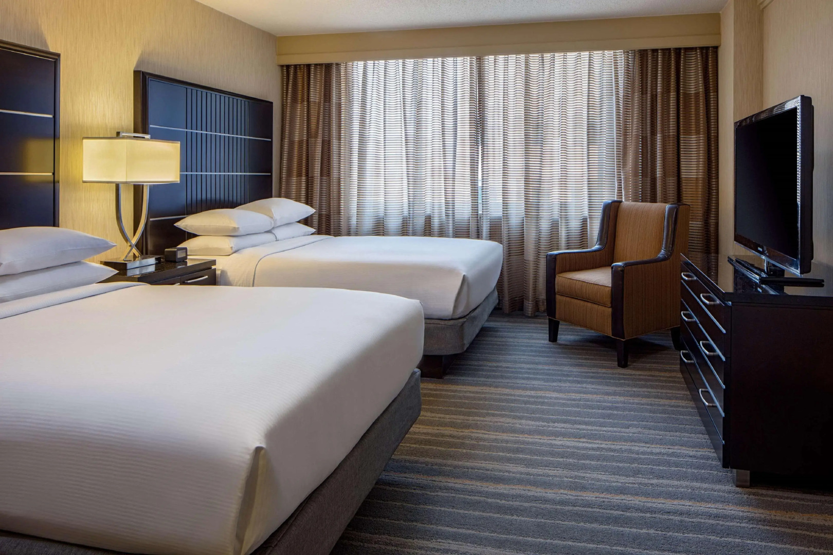 DoubleTree Suites by Hilton Hotel Minneapolis