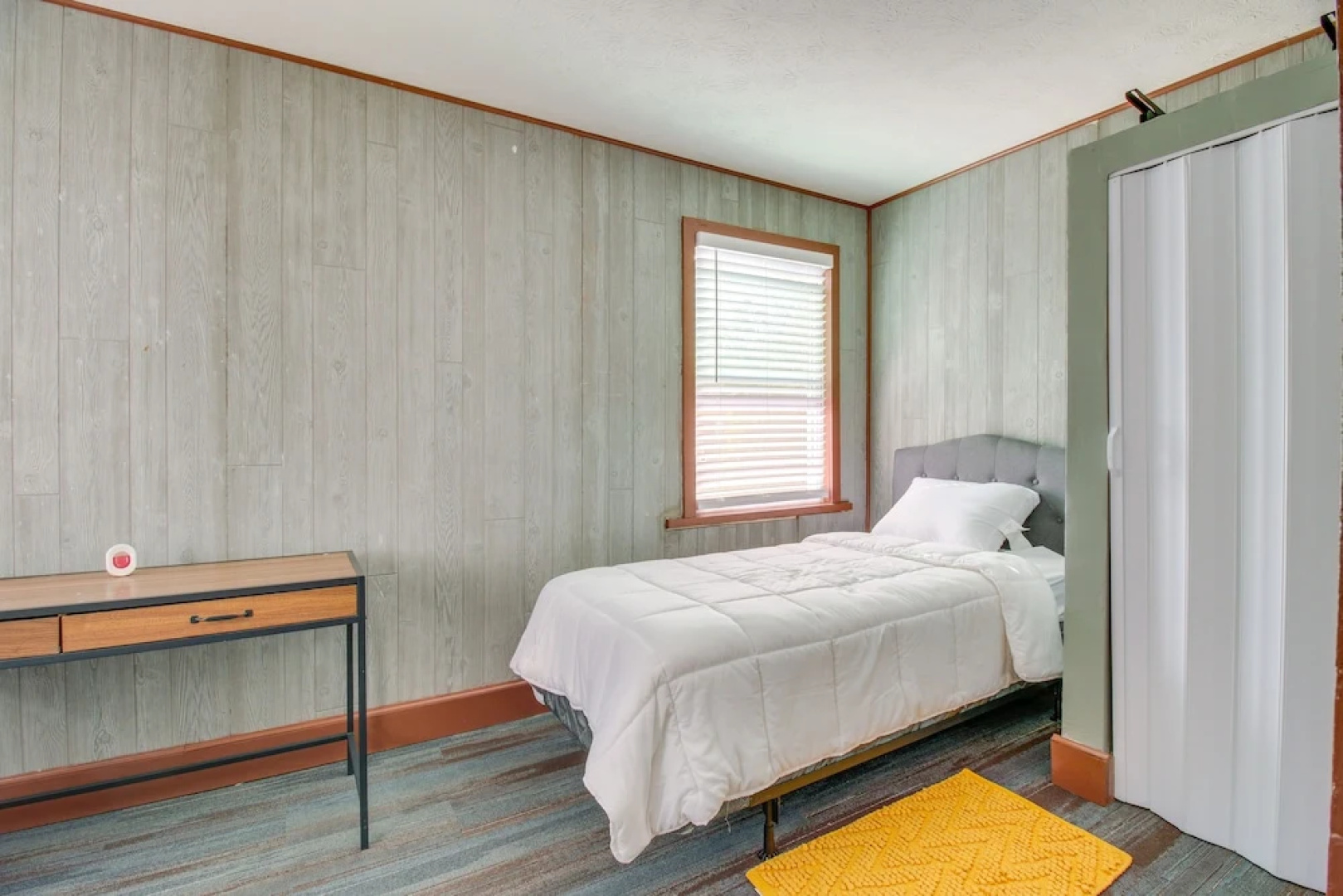 Sunny + Spacious Dayton Condo ~ 1 Mi to Downtown!