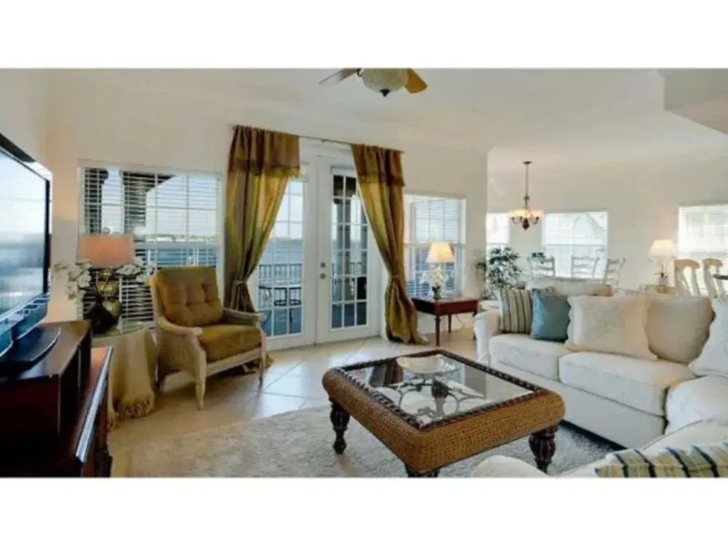 Hibiscus by RedAwning