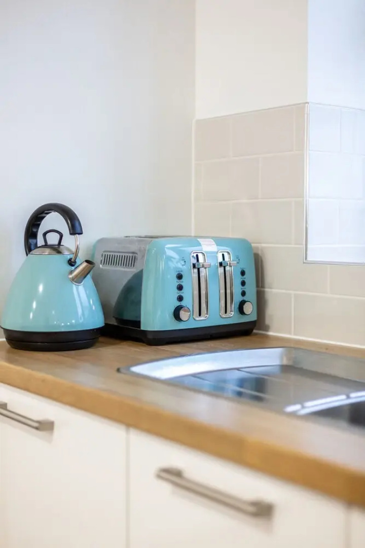 2BR Apt-sleeps 5-accessible-central Dartford