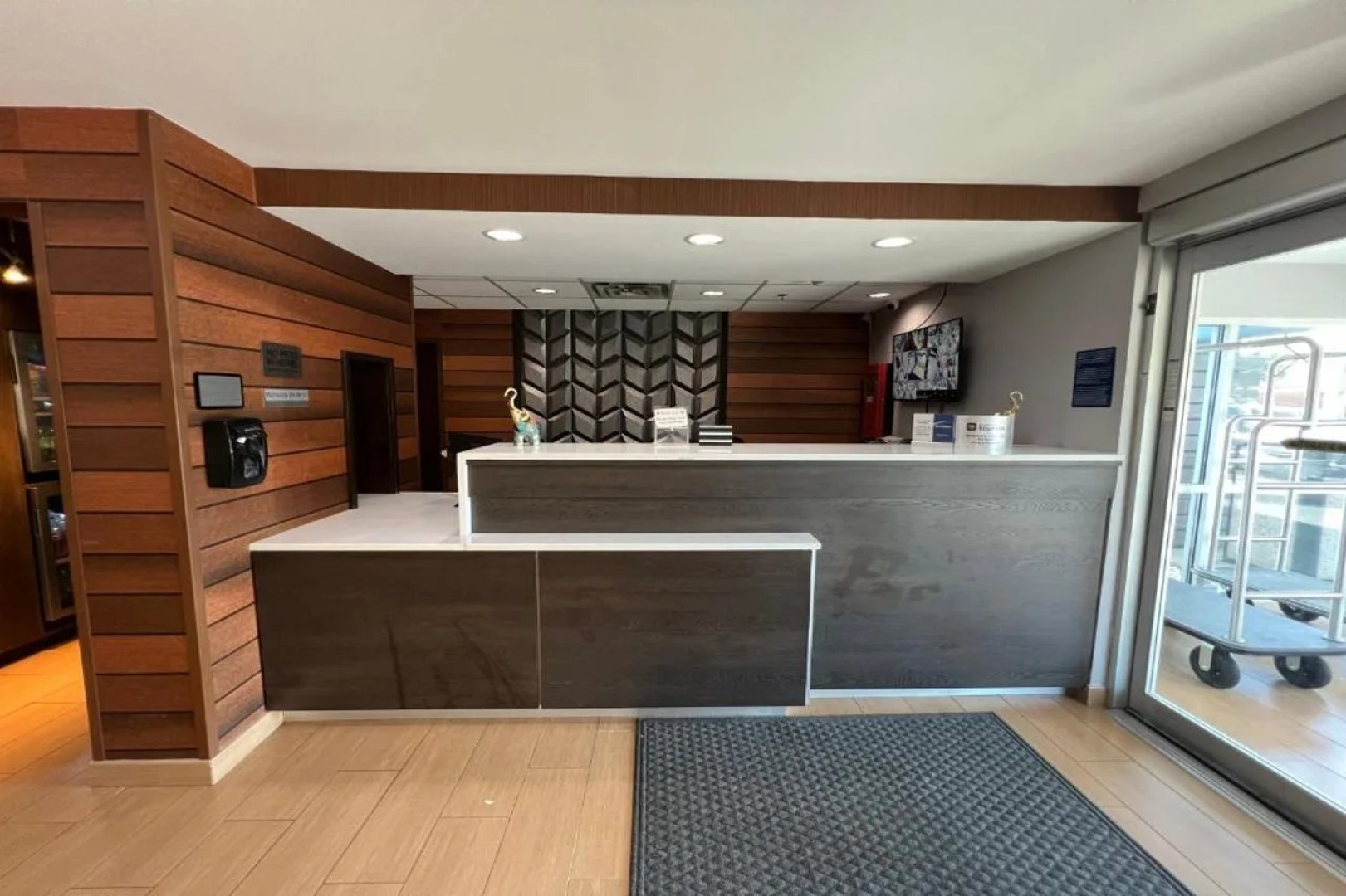 Country Inn & Suites by Radisson, LSU/Medical Corridor