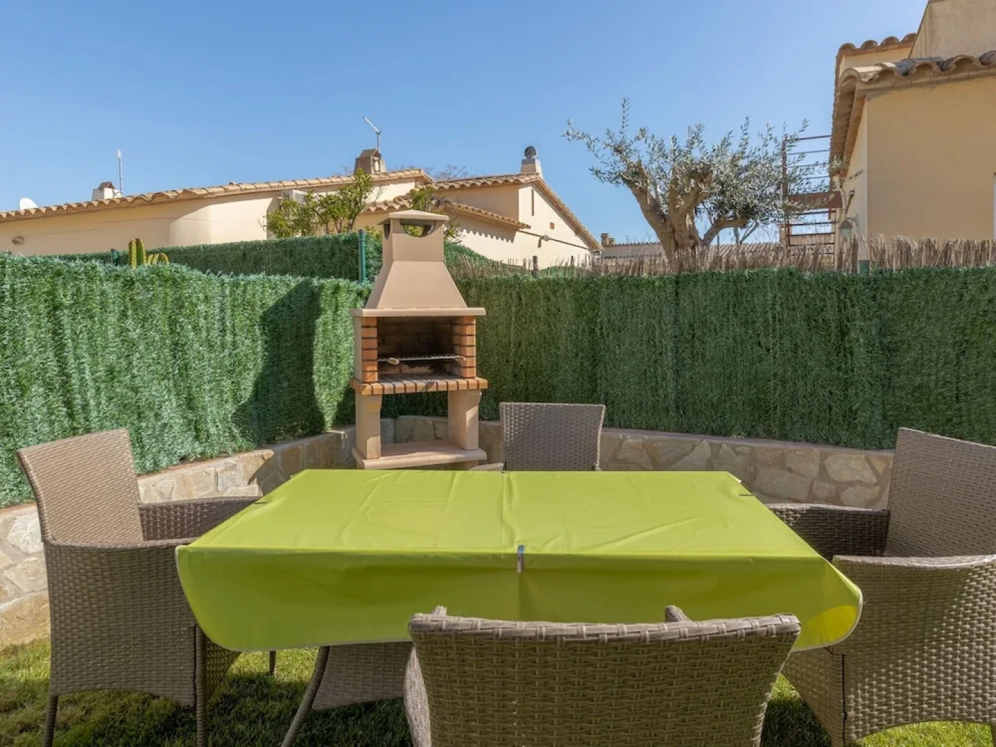 Splendid Holiday Home in St Pere Pescador With Swimming Pool