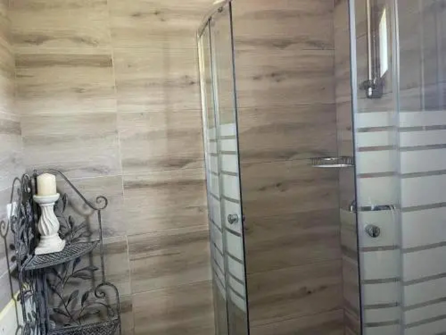 Angelique Apartments