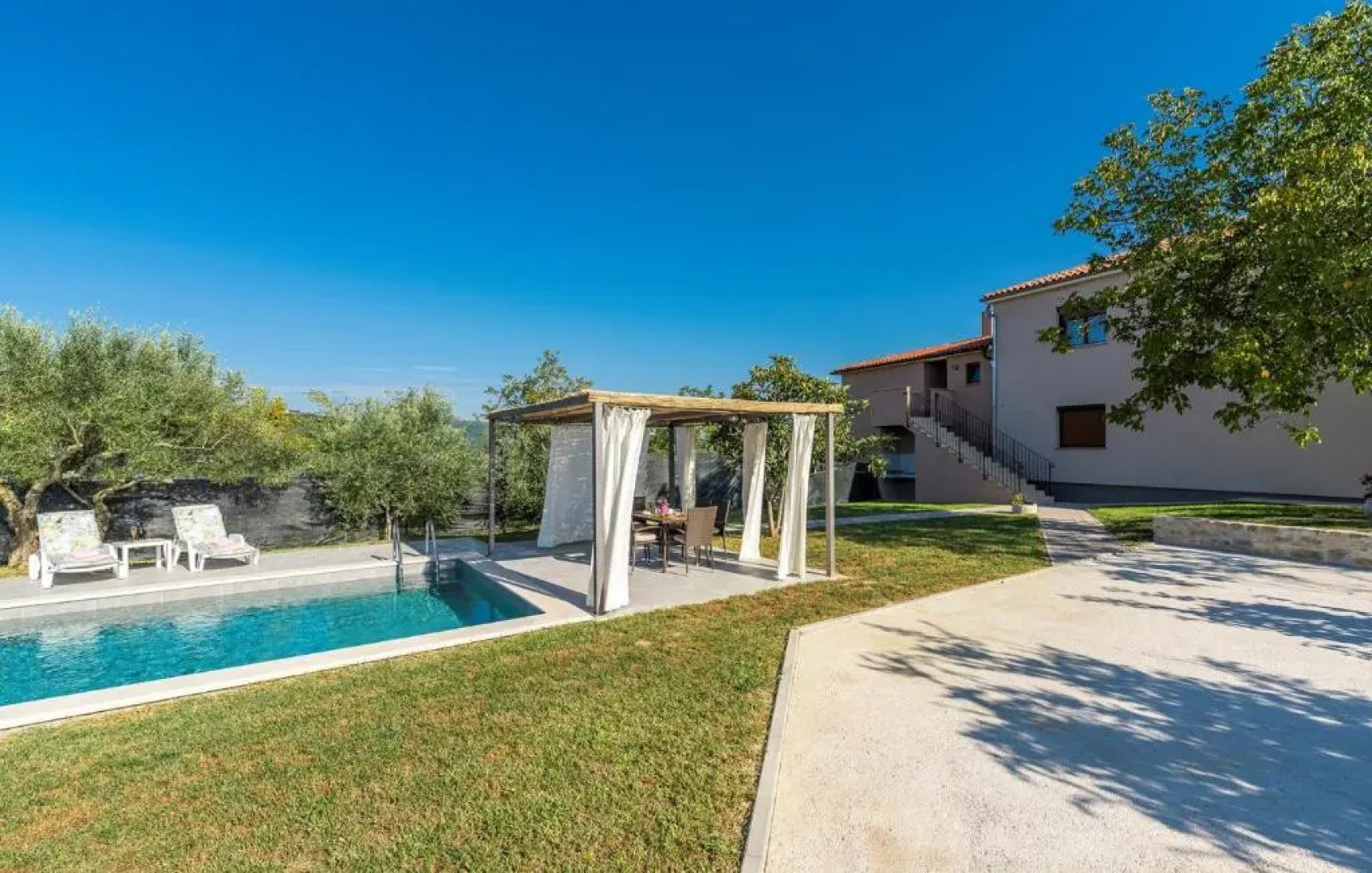 Terre Bianche with Private Pool and Whirlpool