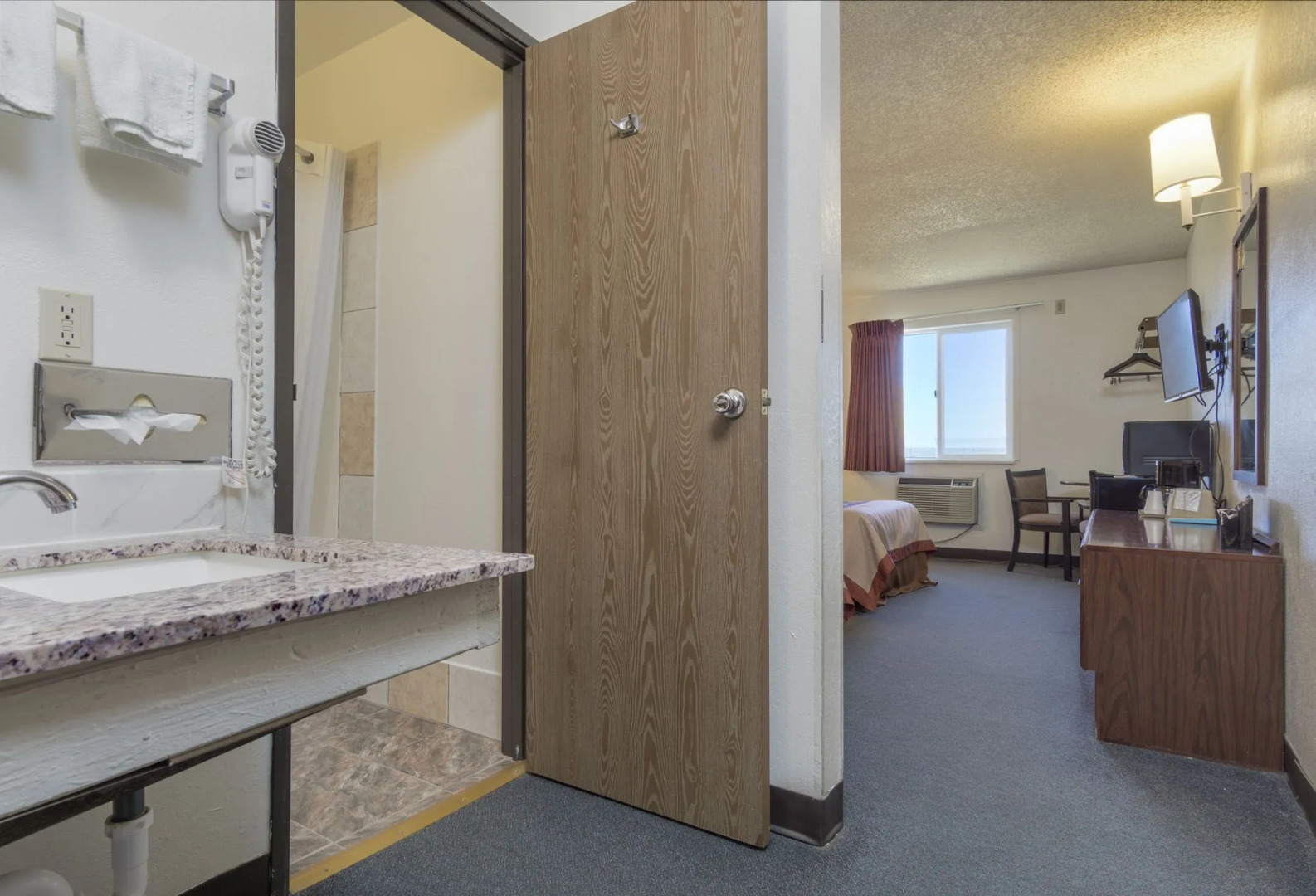 Super 8 By Wyndham Limon