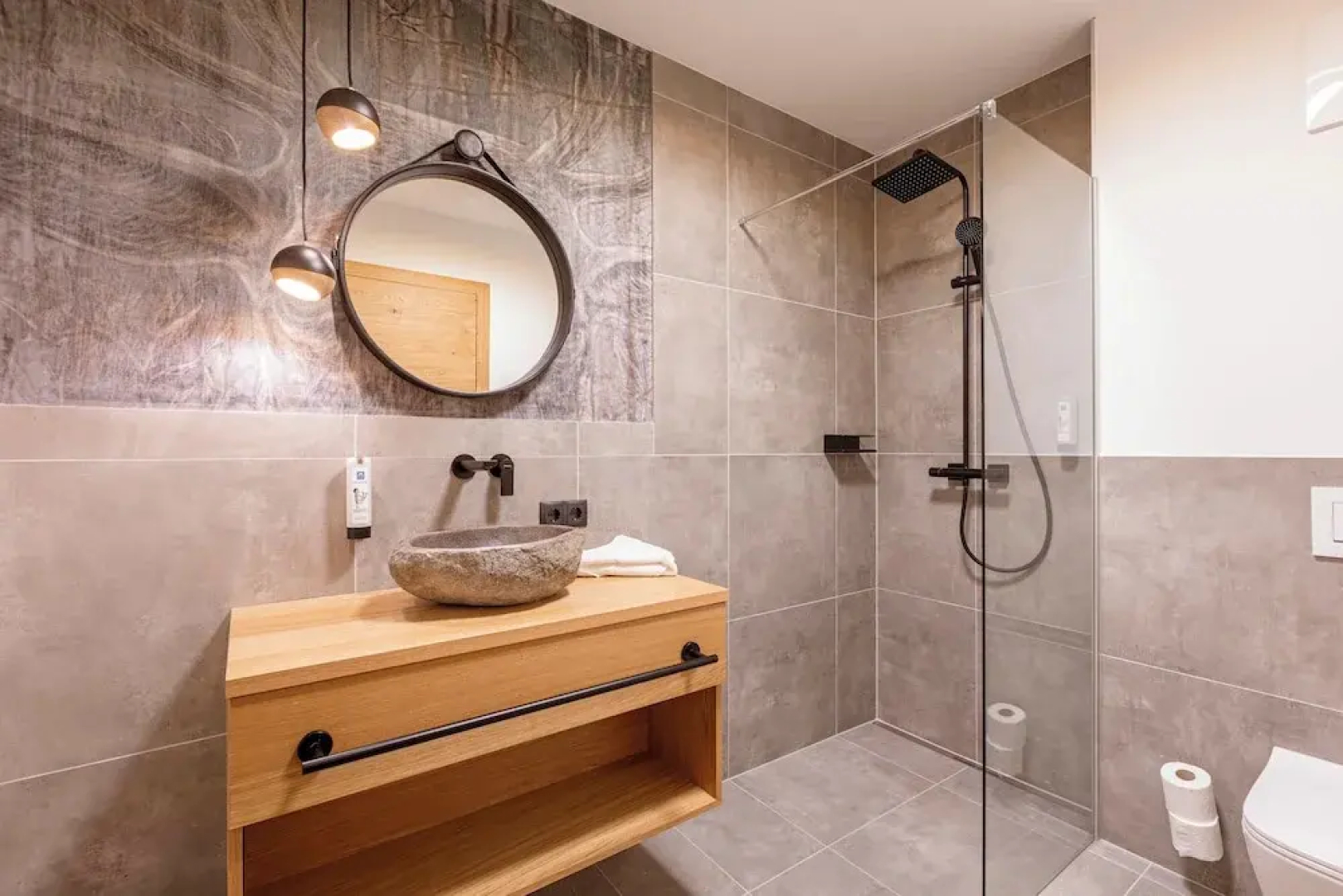 Fiss Suites by ALPS RESORTS