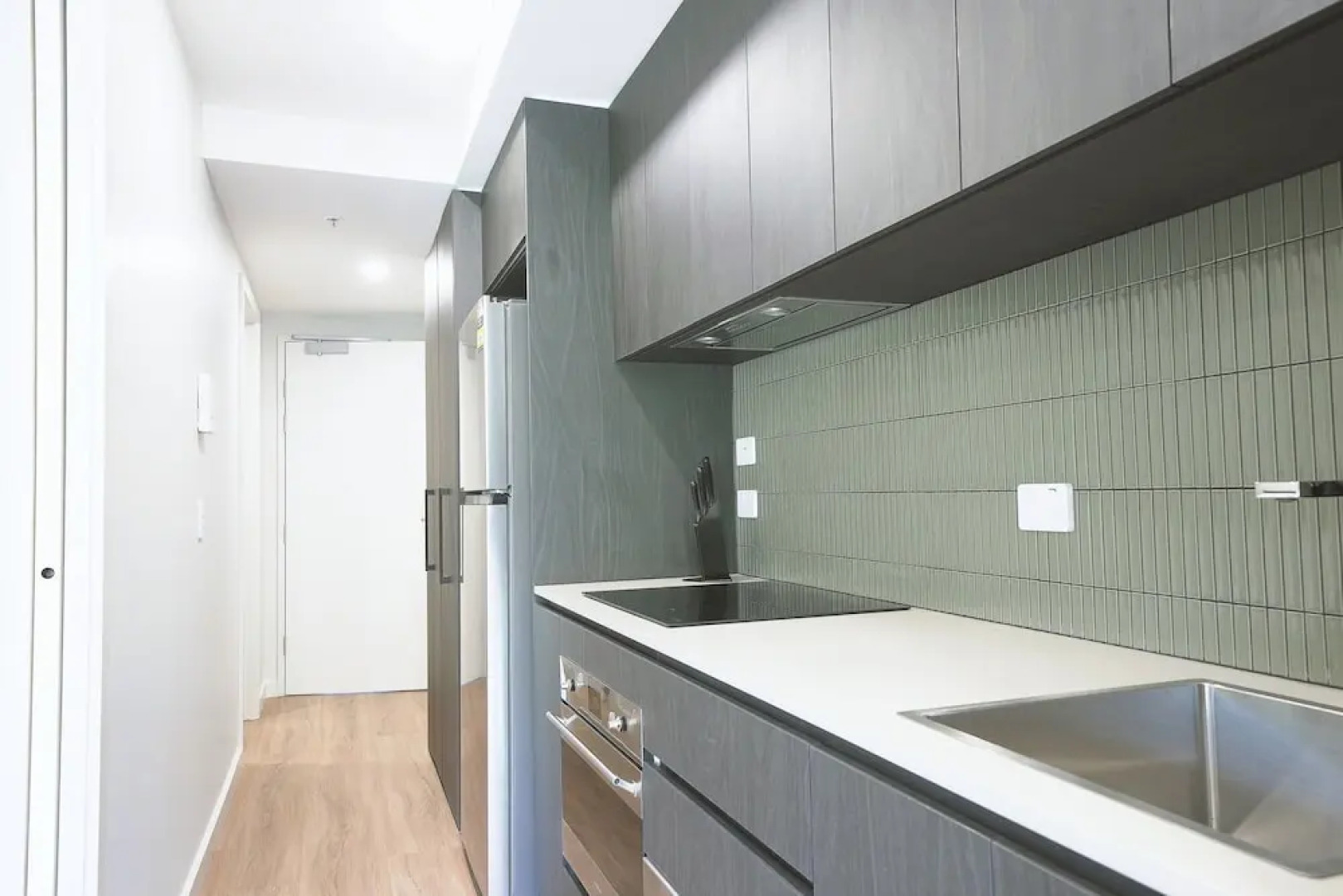 Modern apt in heart of the city