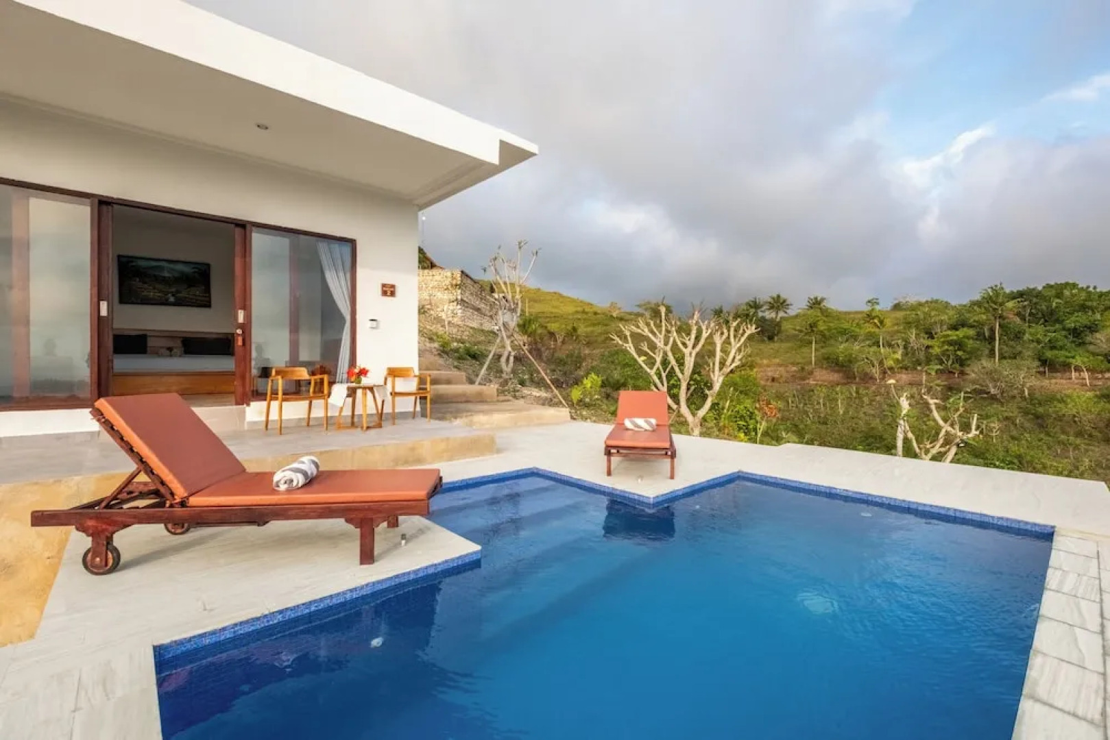 Pini Sentana Village